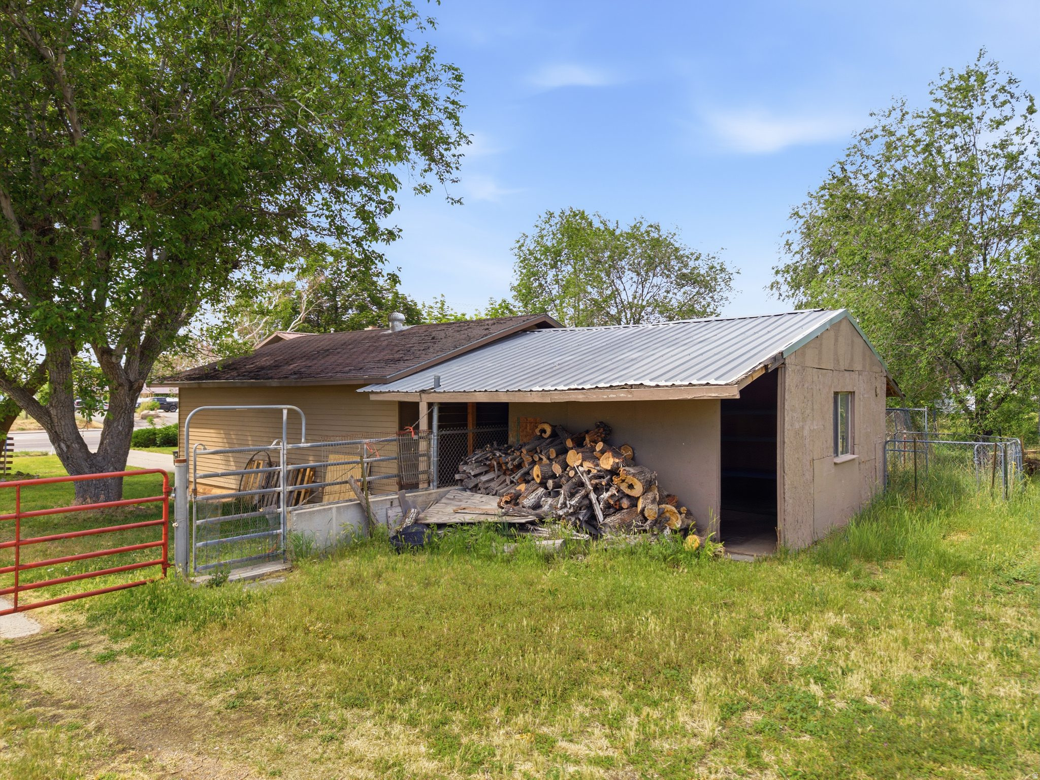 2175 S HWY 89