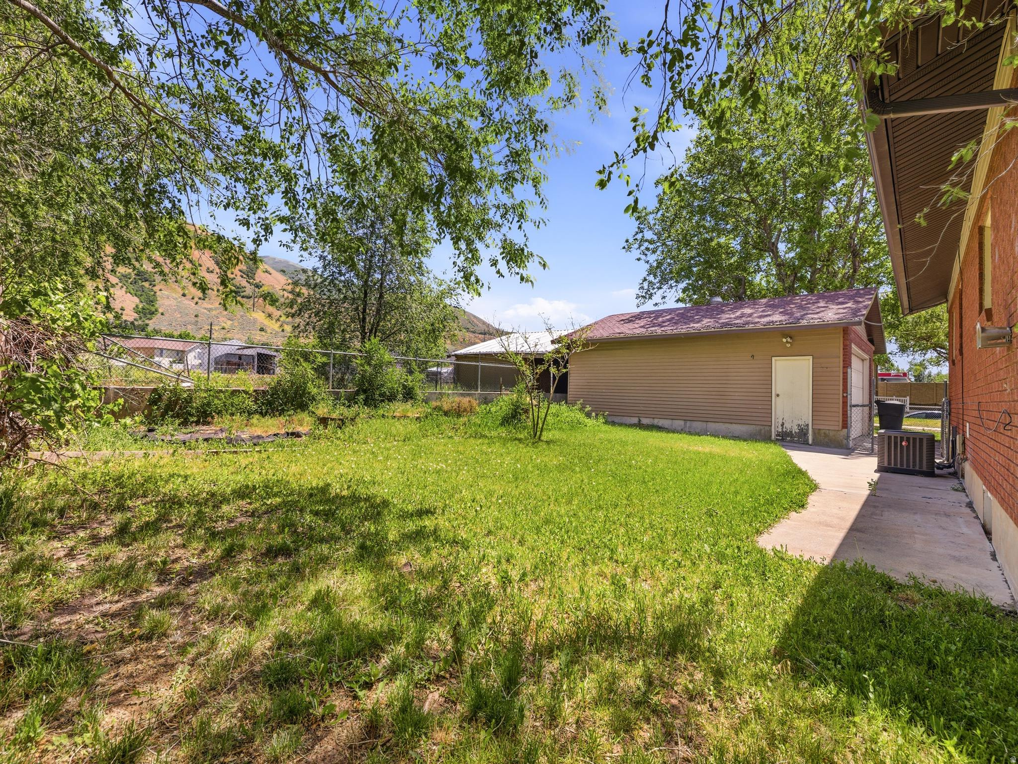 2175 S HWY 89