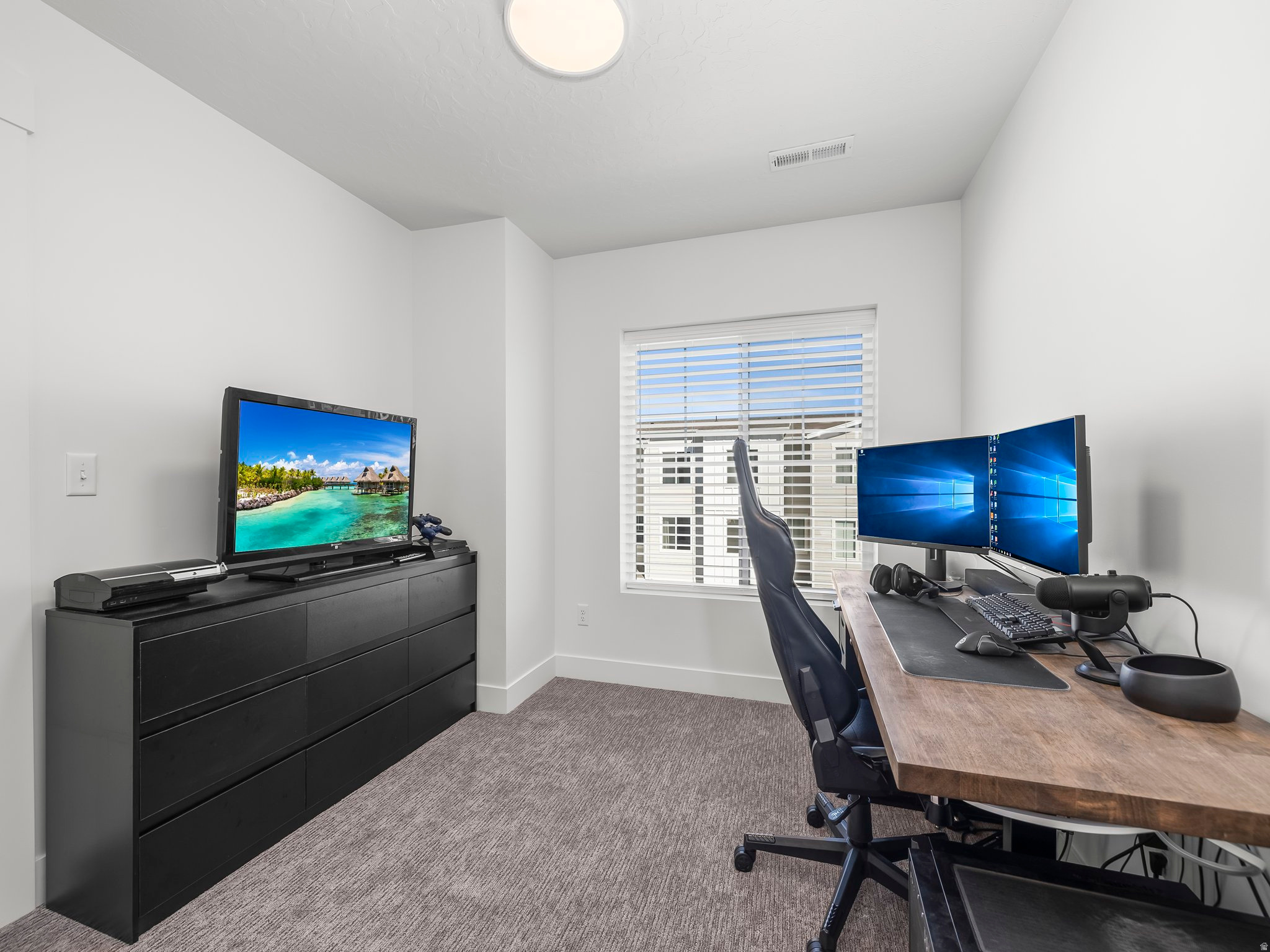 714 E GARDEN GROVE DR