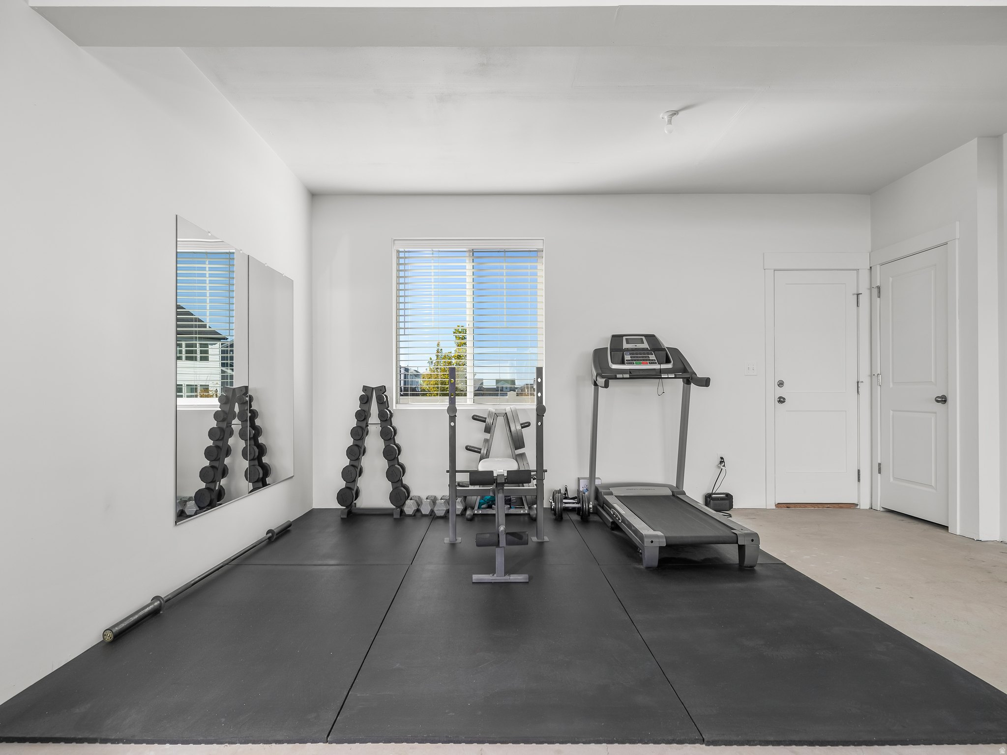 714 E GARDEN GROVE DR