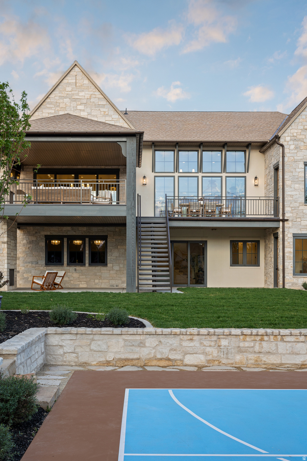 133 N CANAL DR