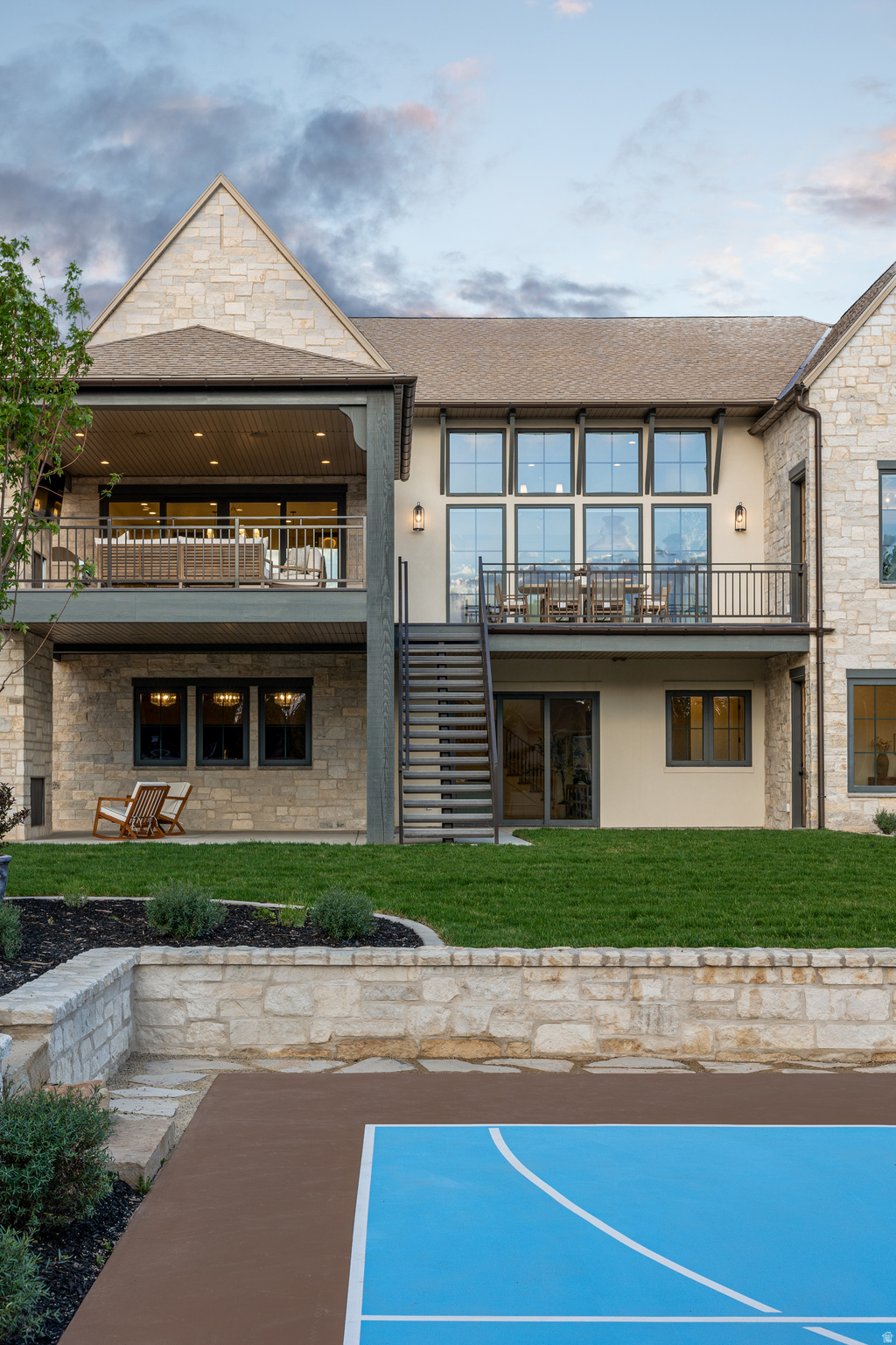133 N CANAL DR