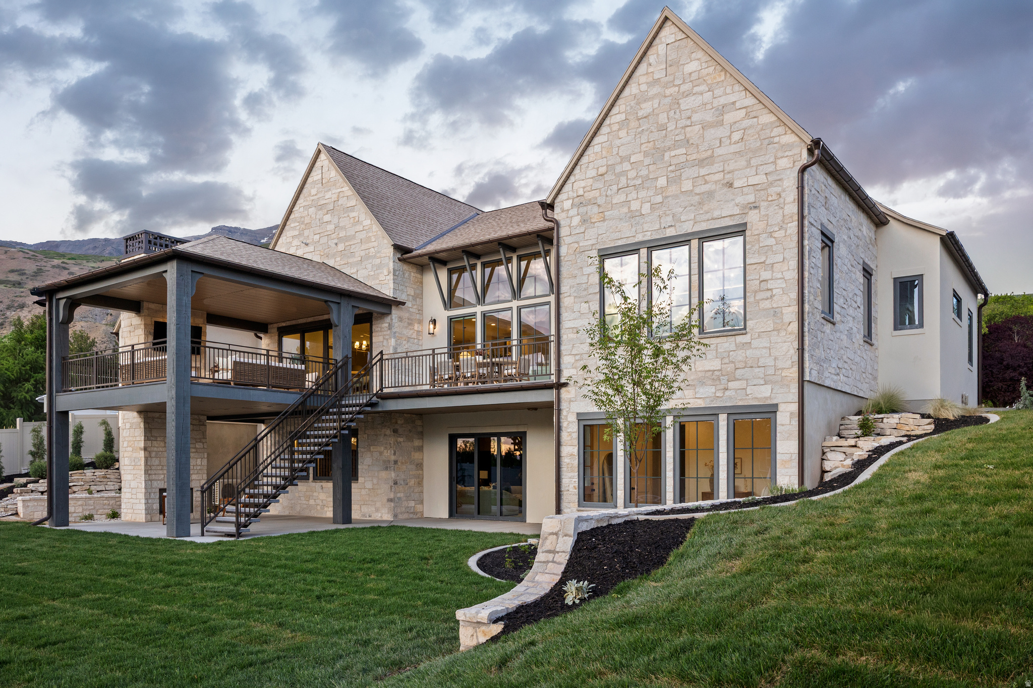 133 N CANAL DR