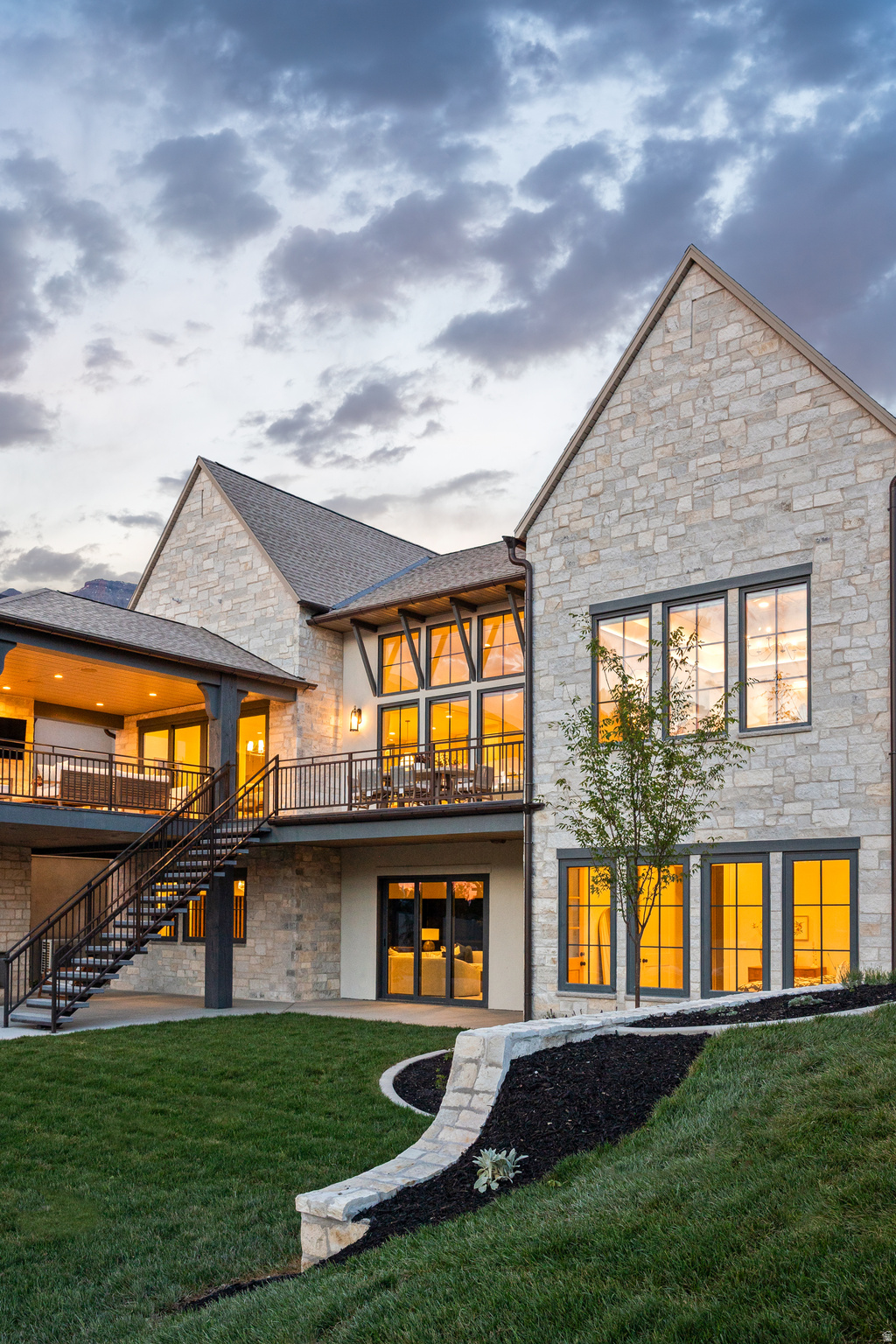 133 N CANAL DR