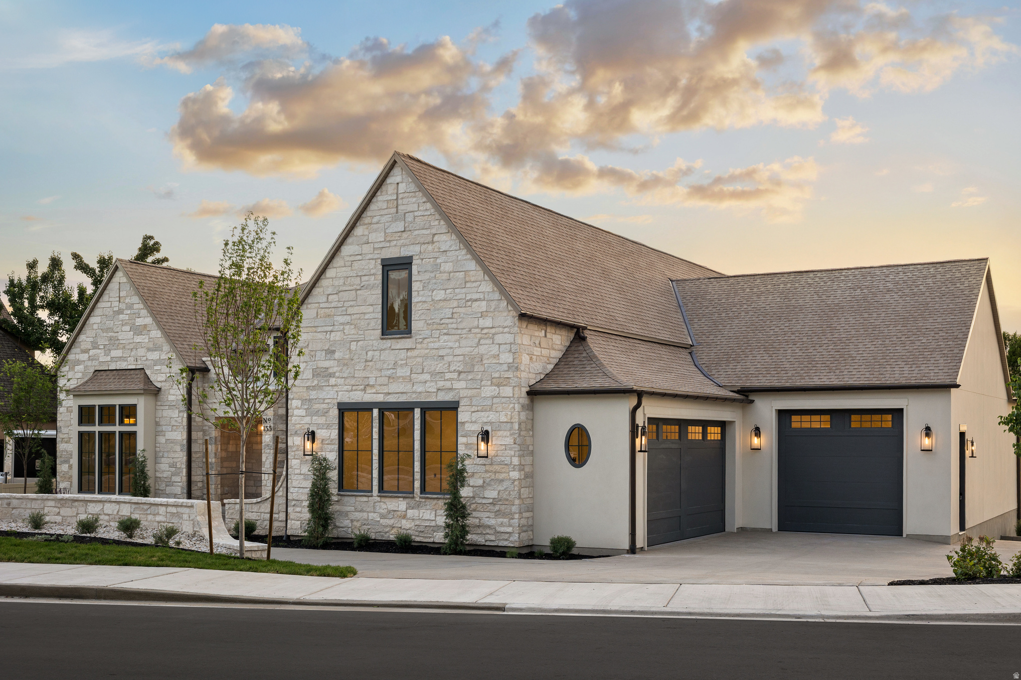 133 N CANAL DR