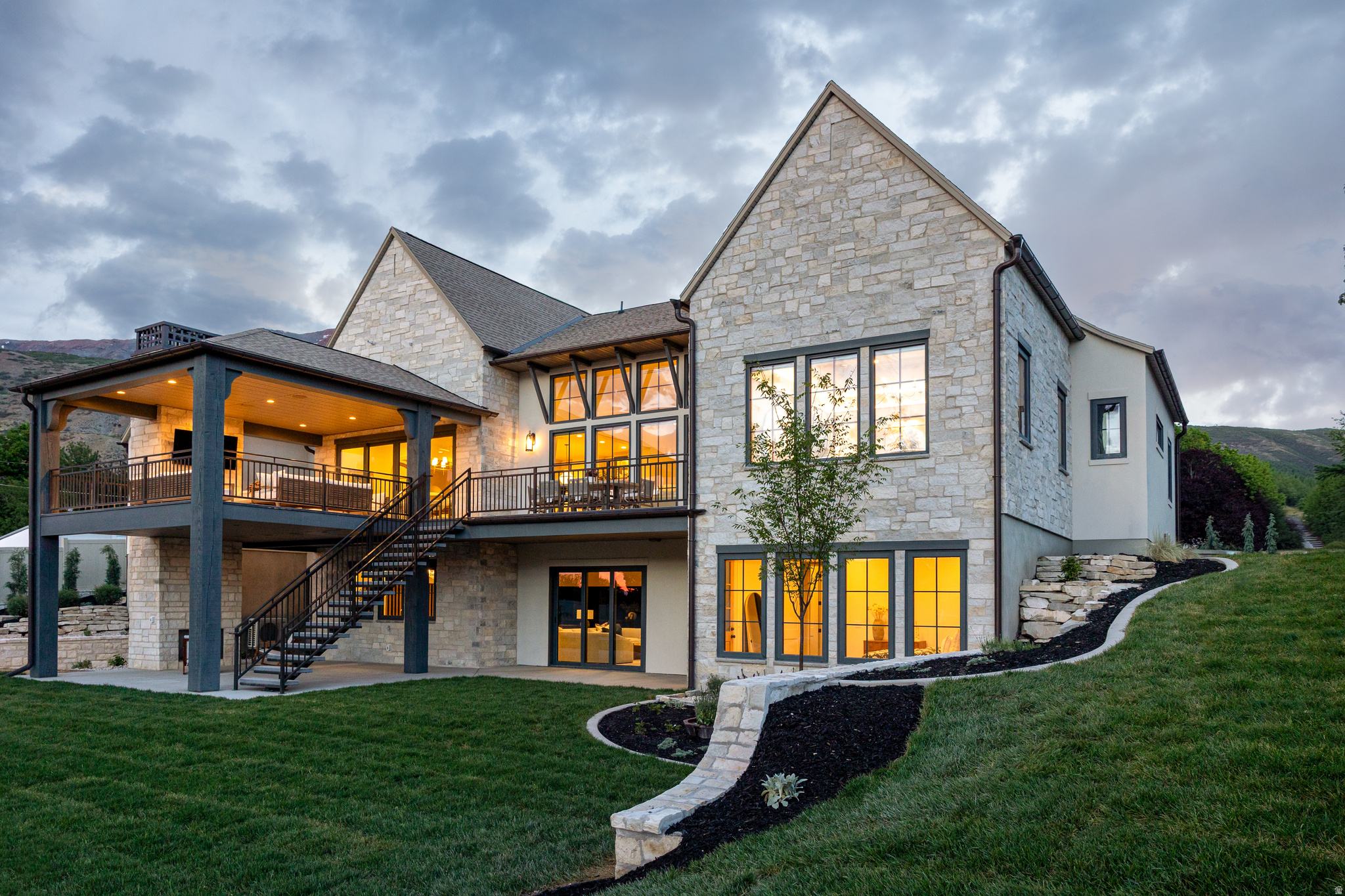 133 N CANAL DR