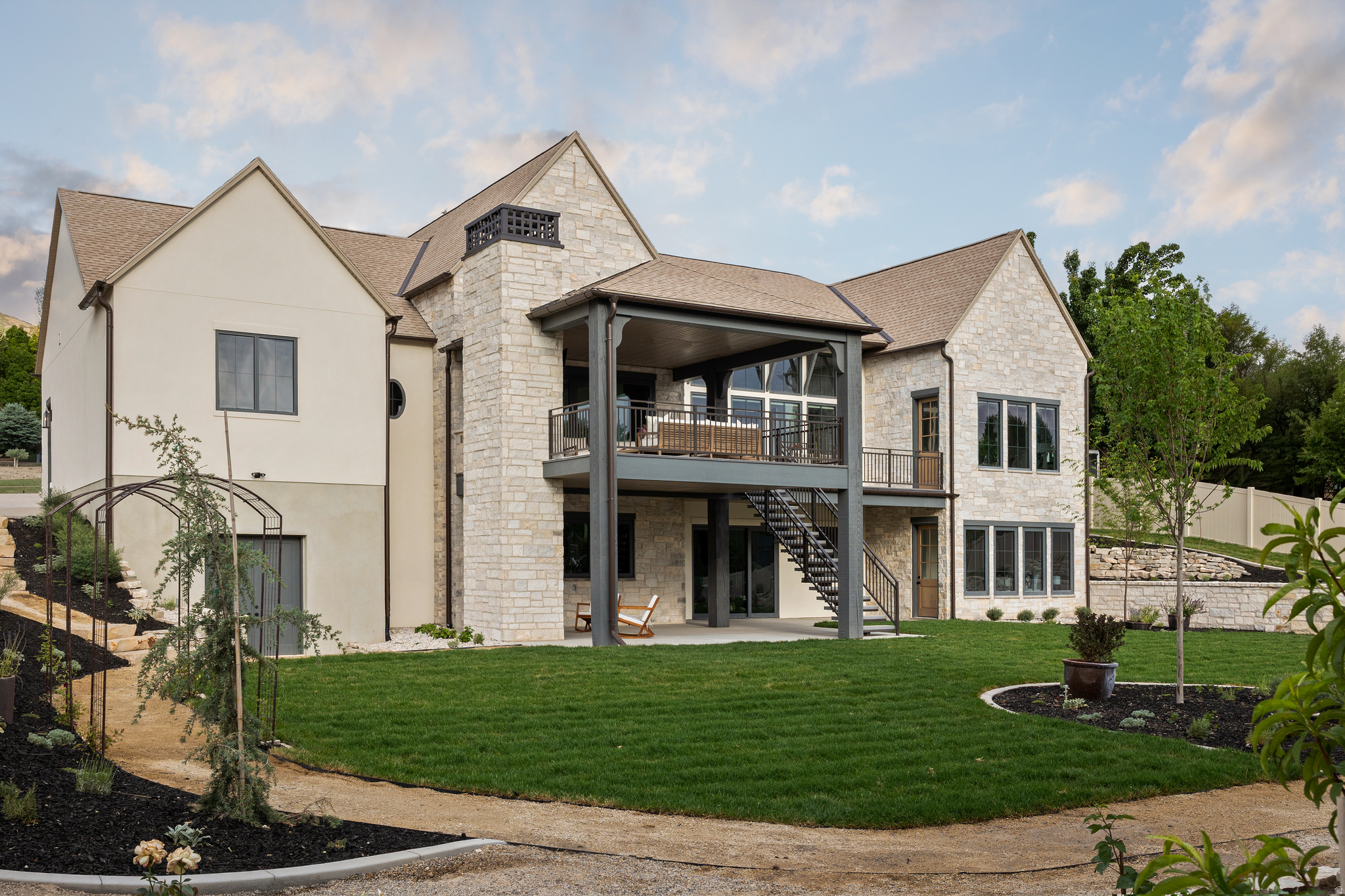 133 N CANAL DR