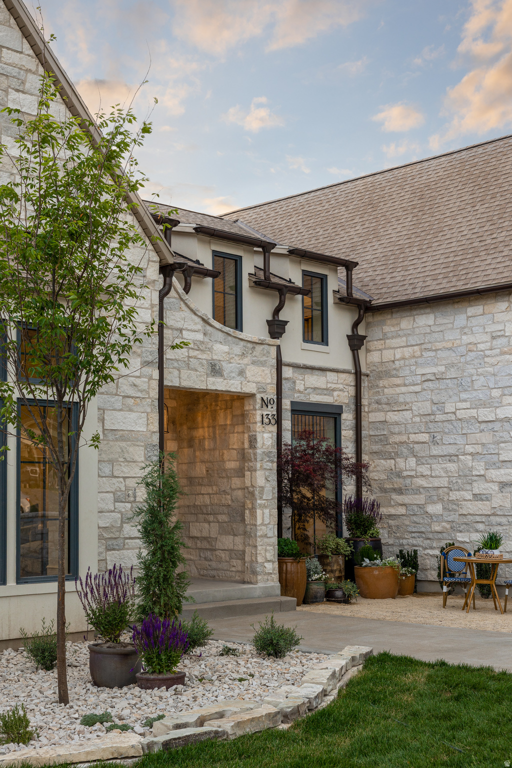 133 N CANAL DR