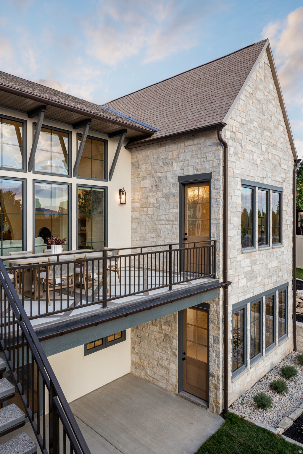 133 N CANAL DR