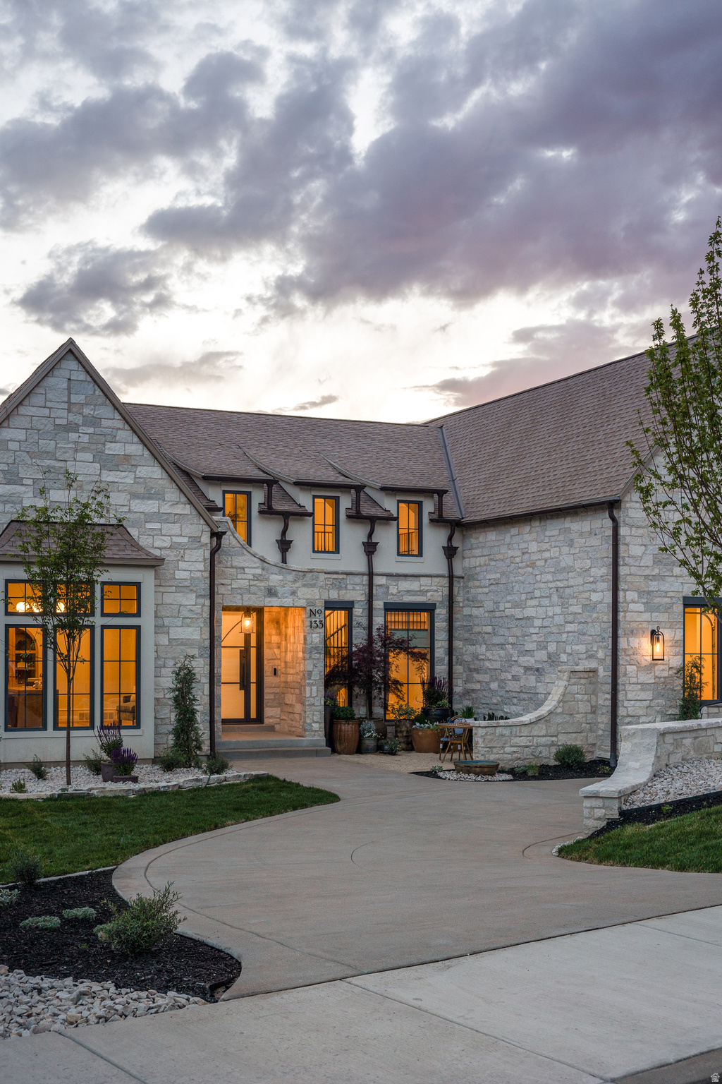 133 N CANAL DR