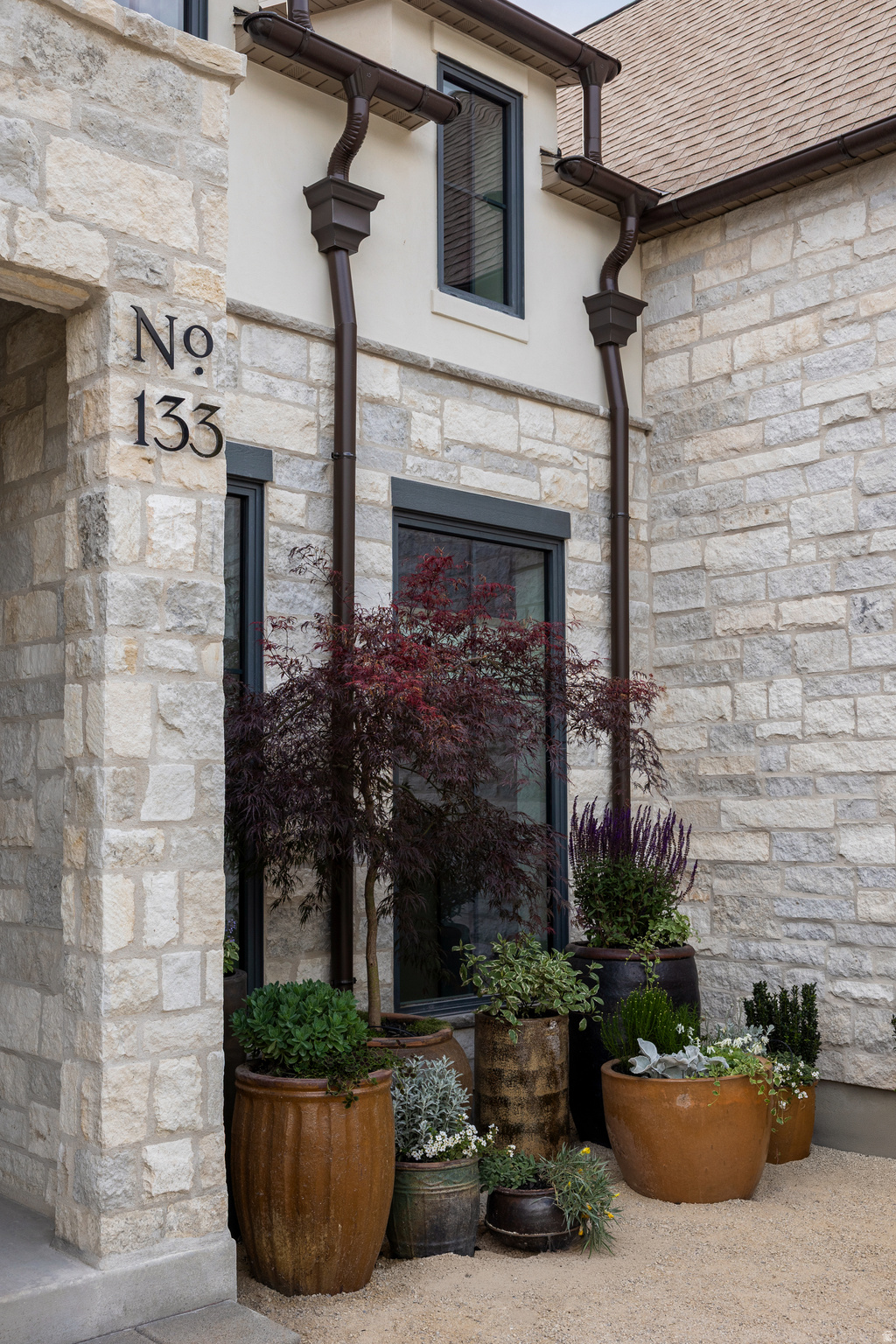 133 N CANAL DR