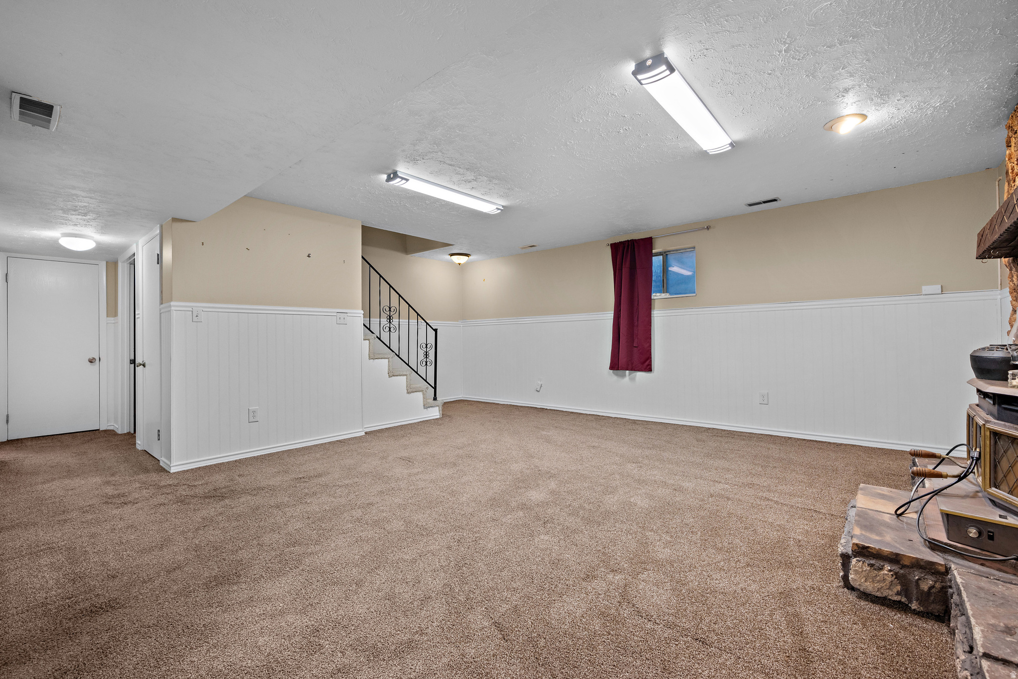 150 N CAVEMAN BLVD
