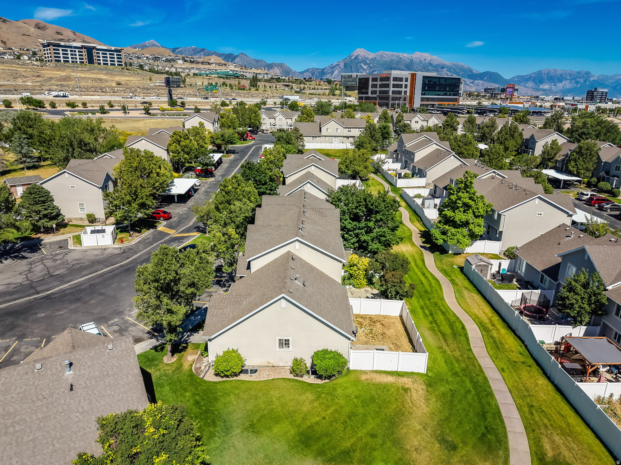 3121 W DAVENCOURT LOOP