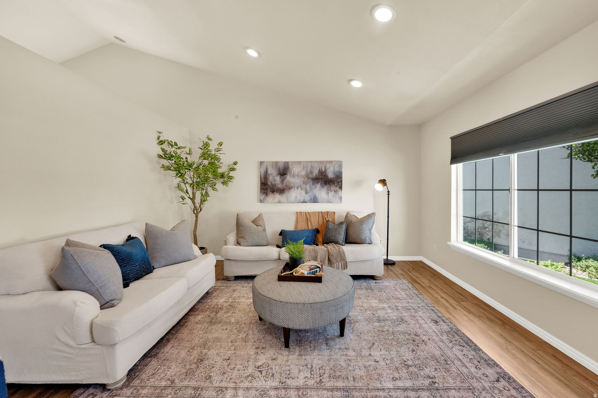 3121 W DAVENCOURT LOOP