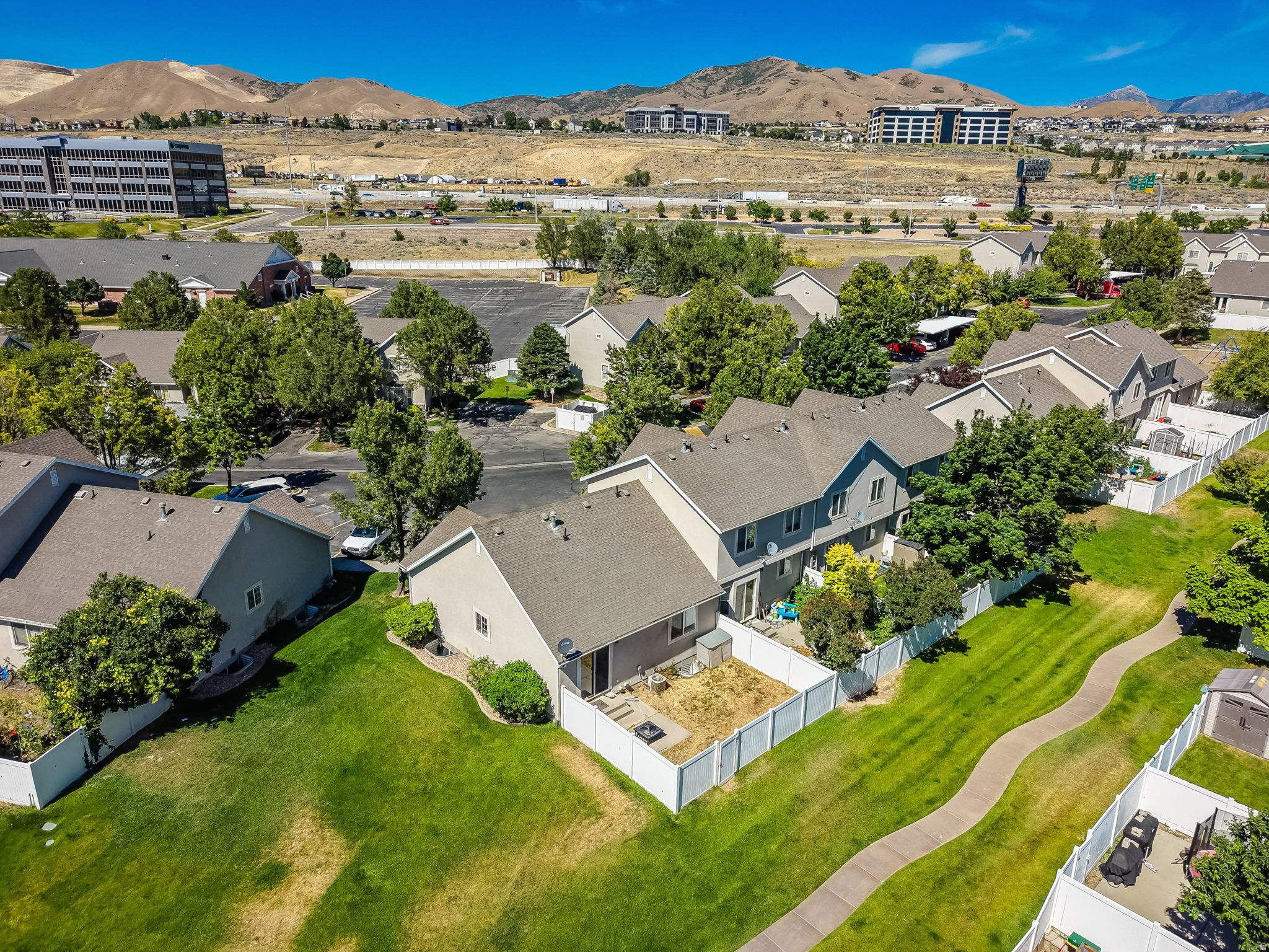 3121 W DAVENCOURT LOOP