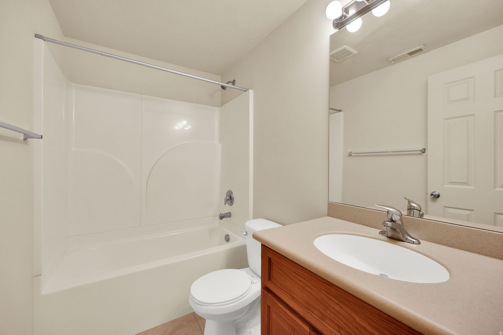 3121 W DAVENCOURT LOOP