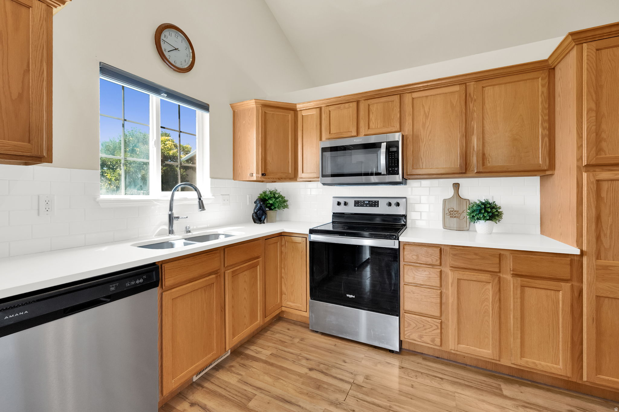3121 W DAVENCOURT LOOP