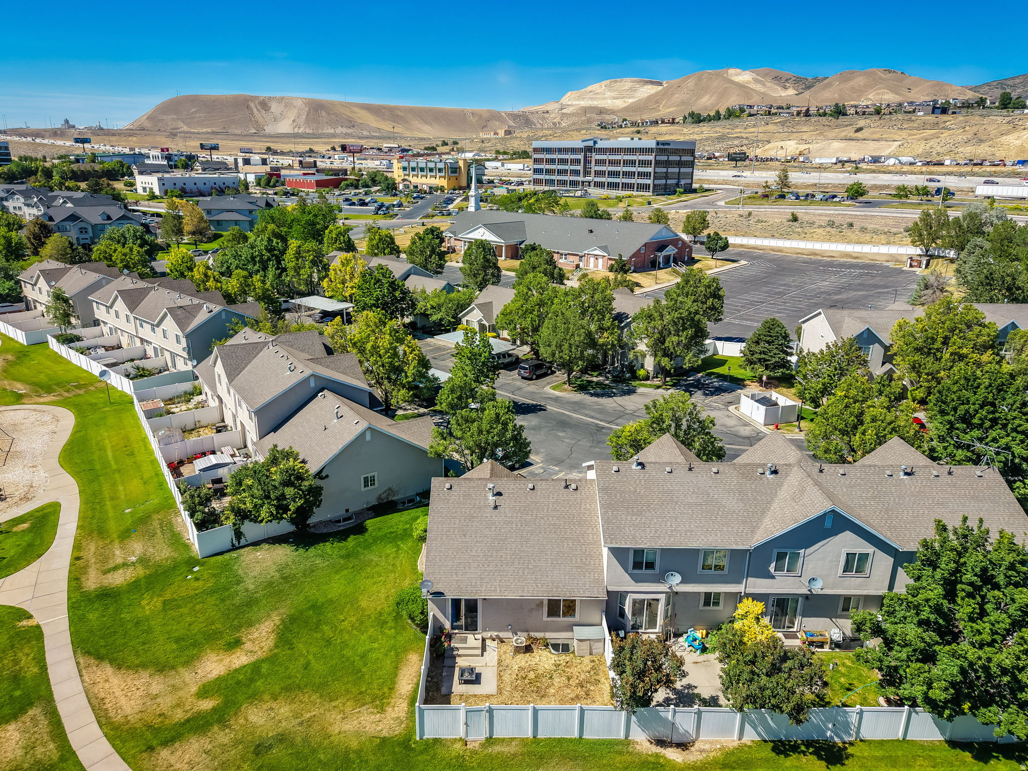 3121 W DAVENCOURT LOOP