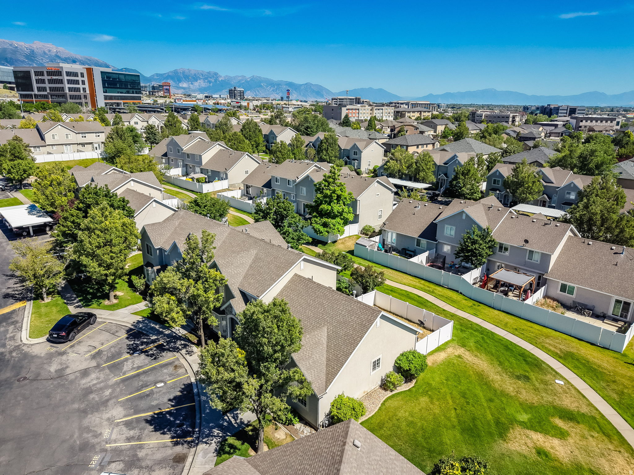 3121 W DAVENCOURT LOOP