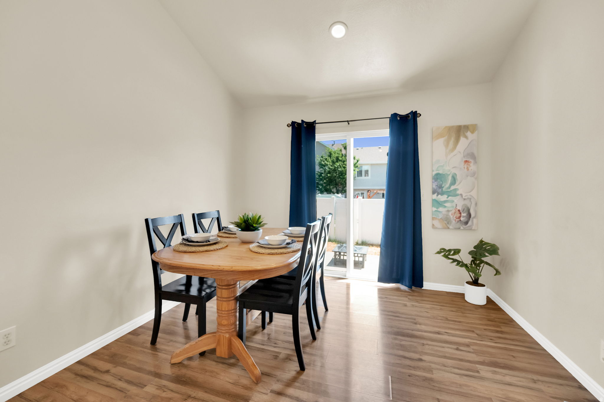 3121 W DAVENCOURT LOOP