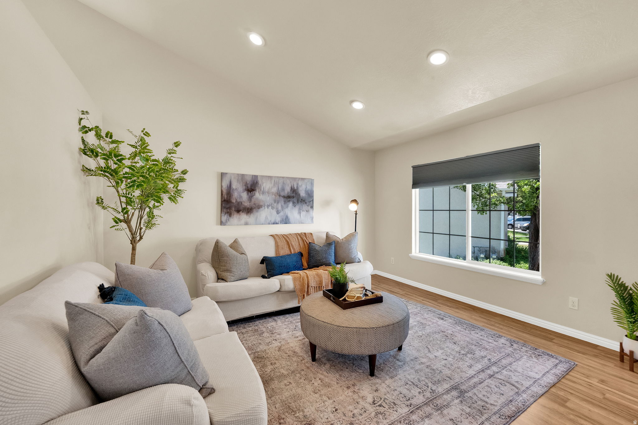 3121 W DAVENCOURT LOOP