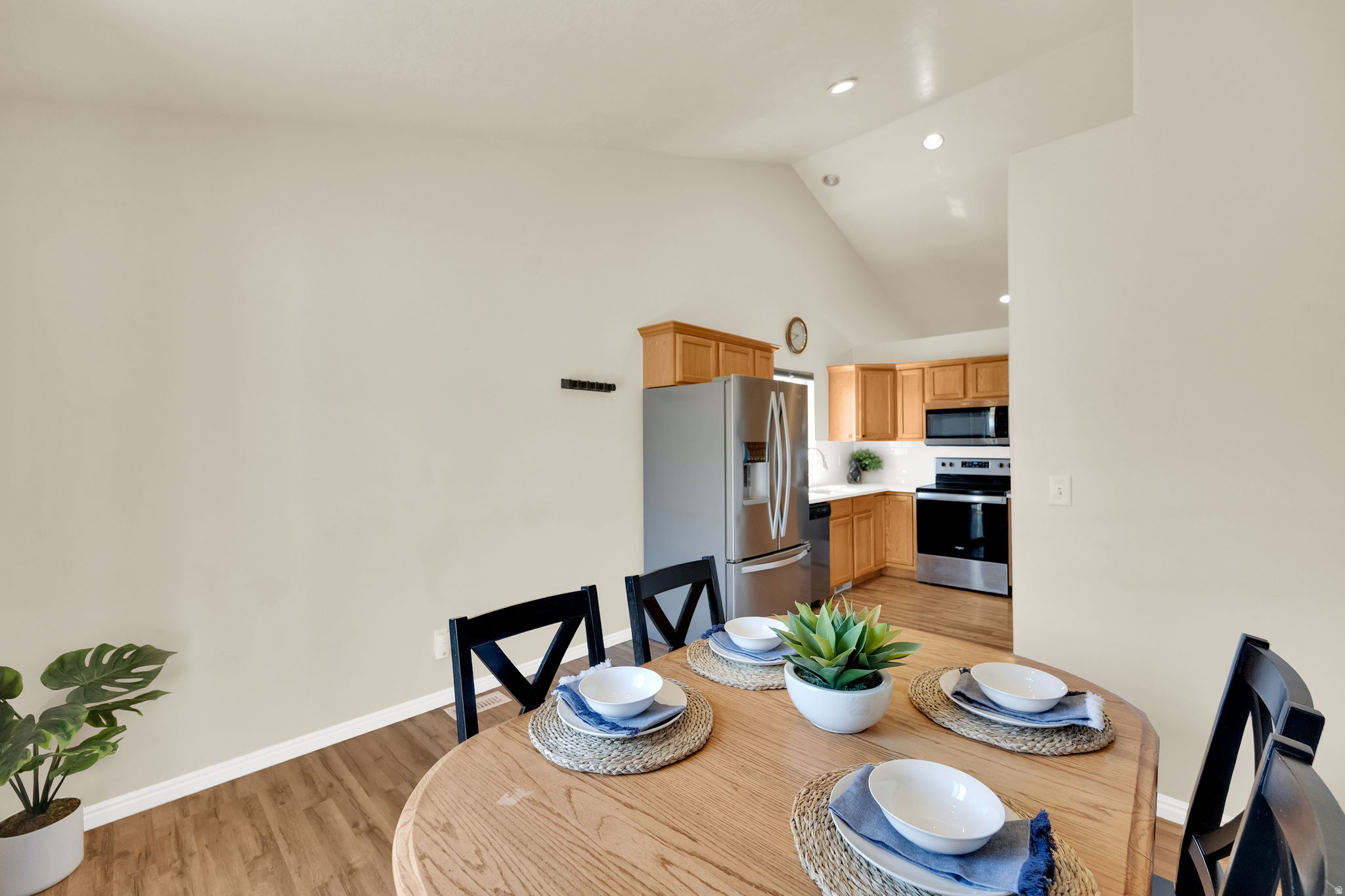 3121 W DAVENCOURT LOOP