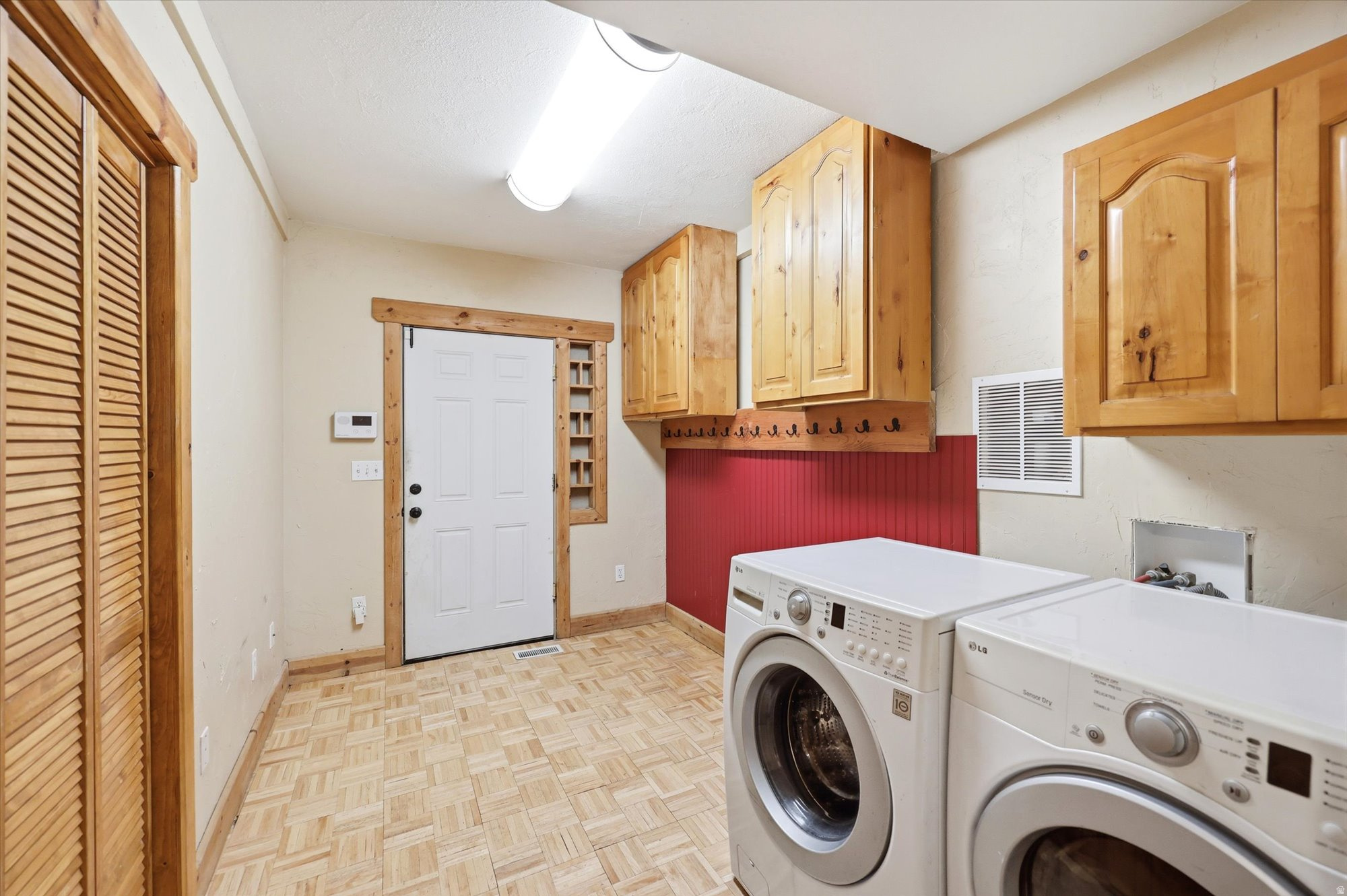 87 N LOAFER CANYON RD