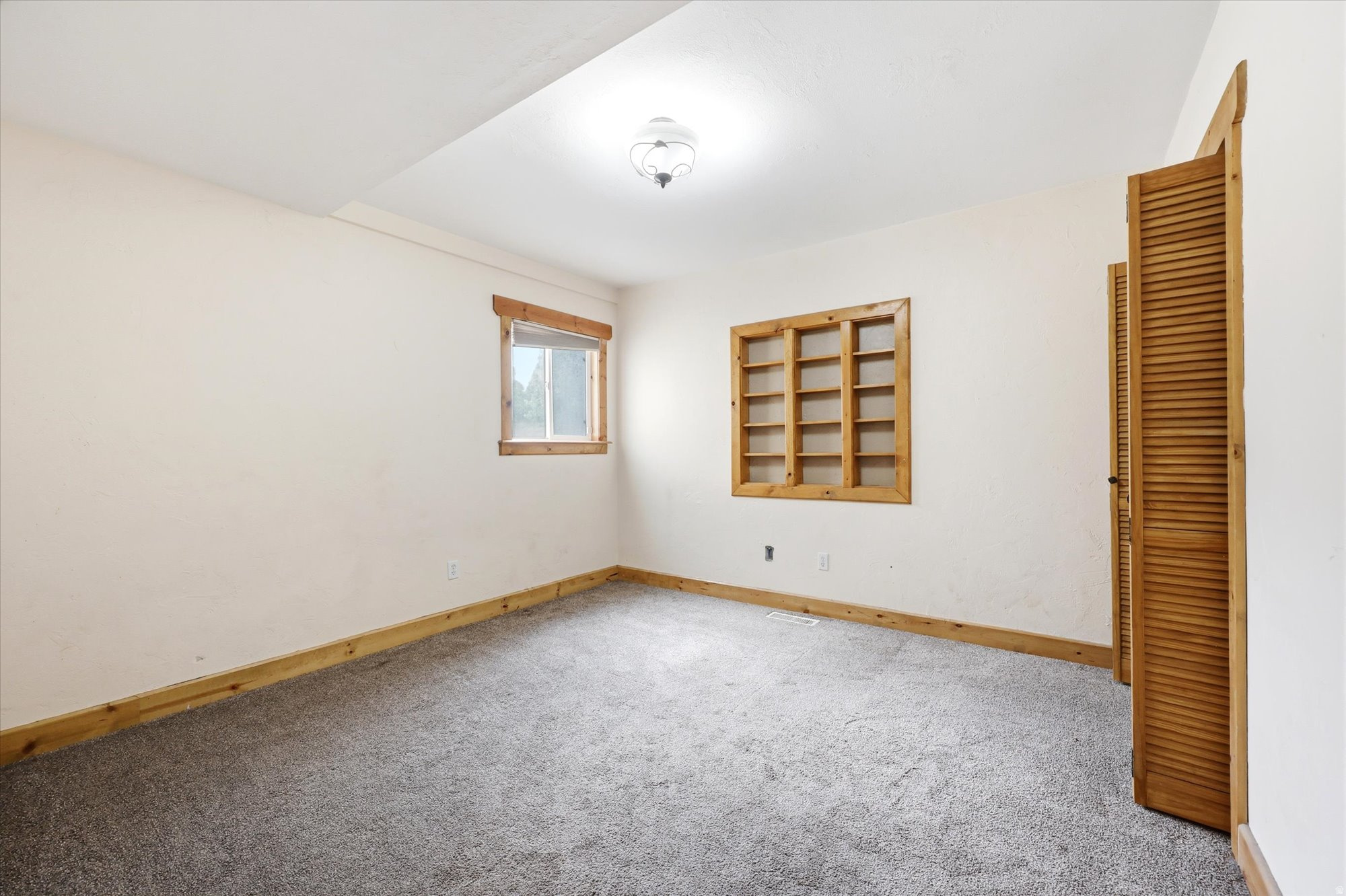 87 N LOAFER CANYON RD