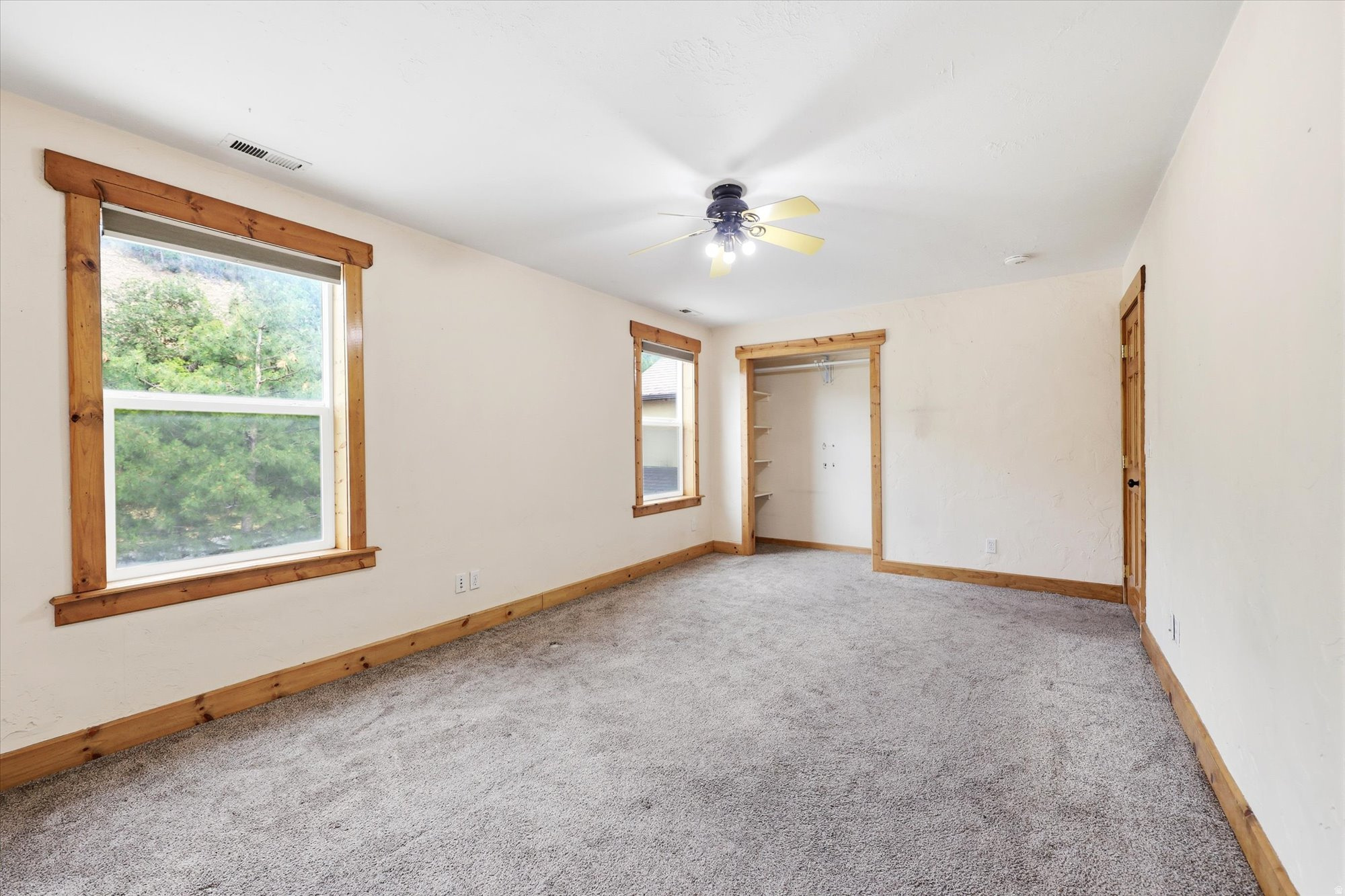 87 N LOAFER CANYON RD