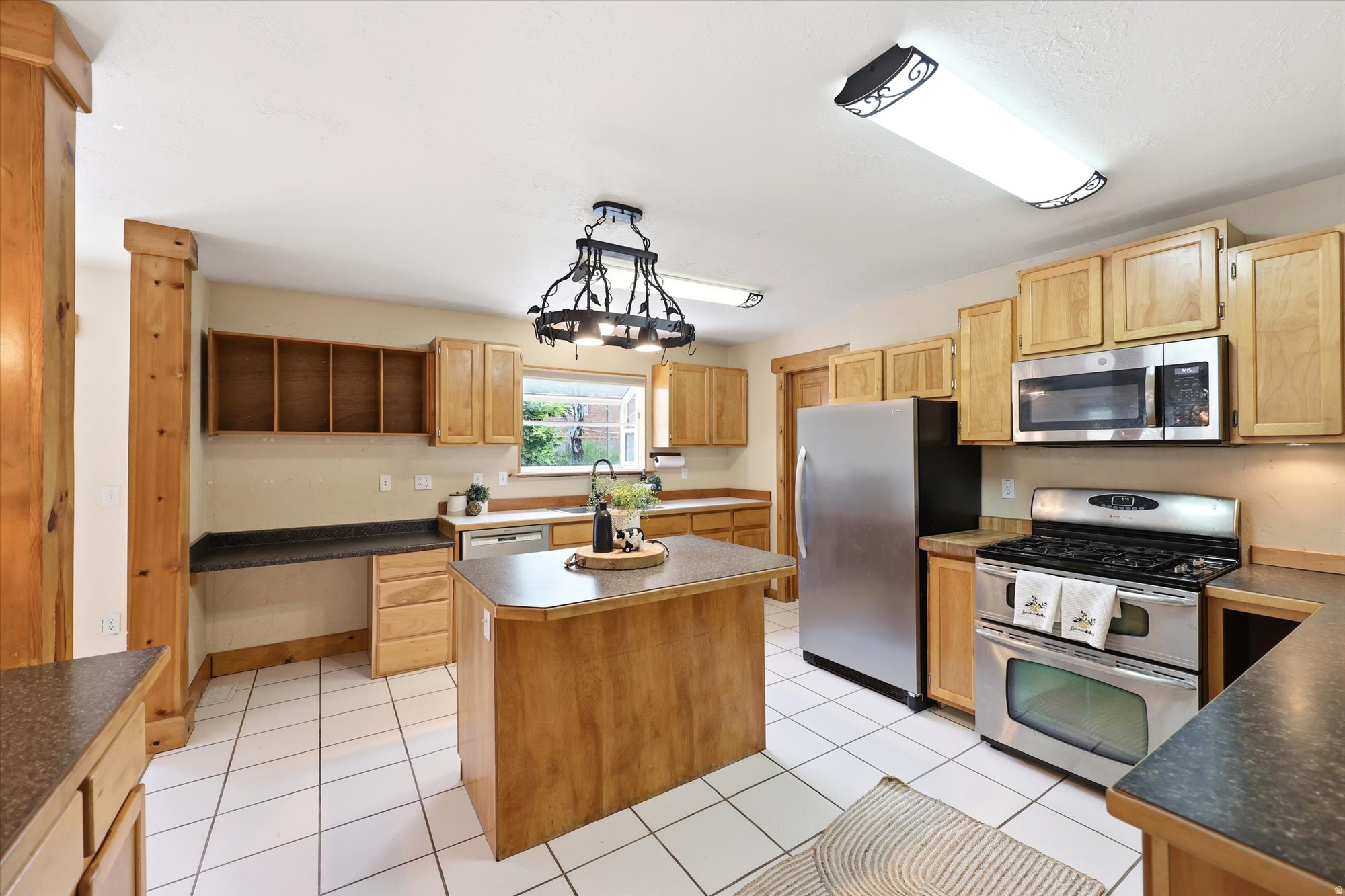 87 N LOAFER CANYON RD