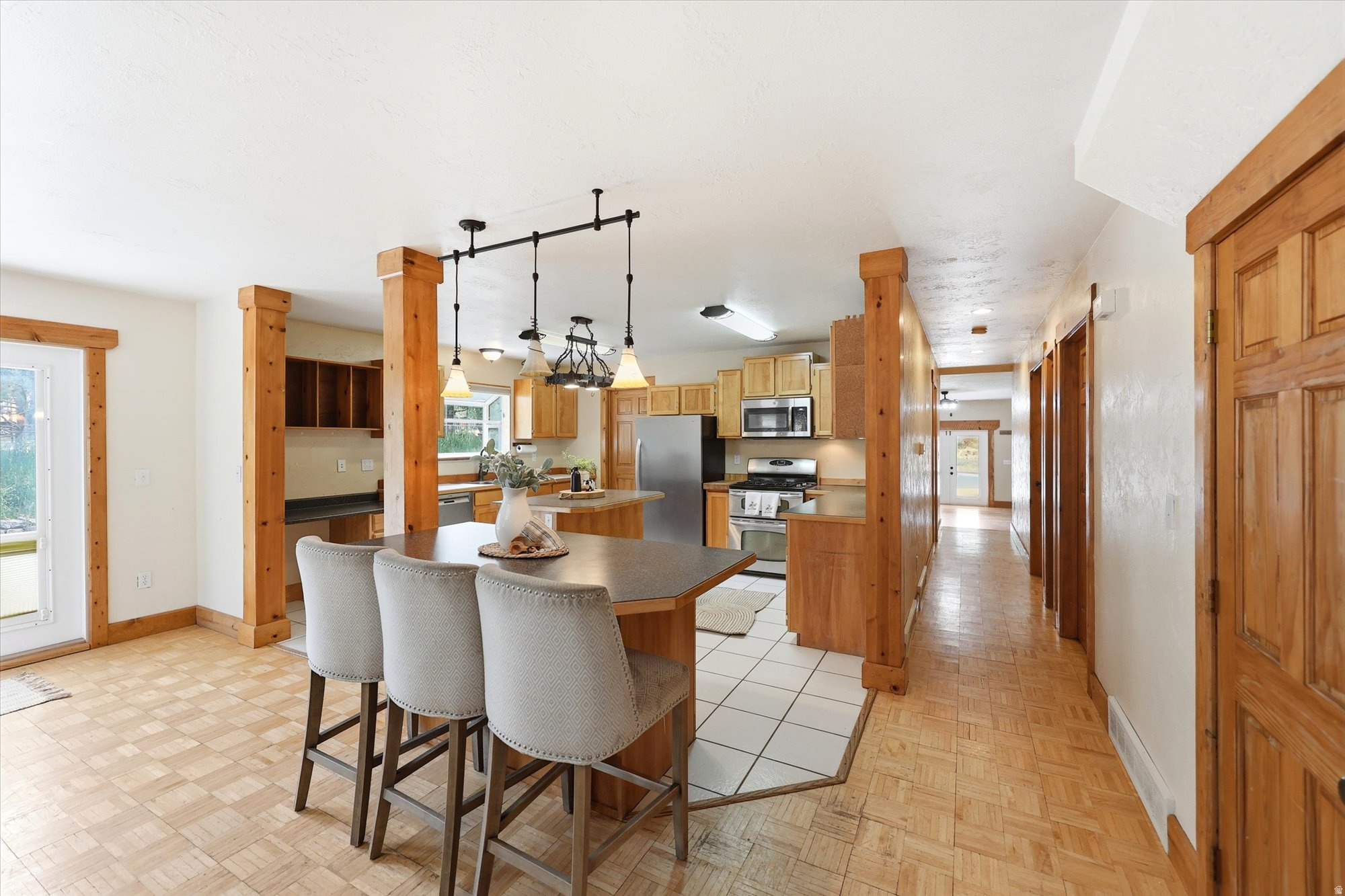 87 N LOAFER CANYON RD