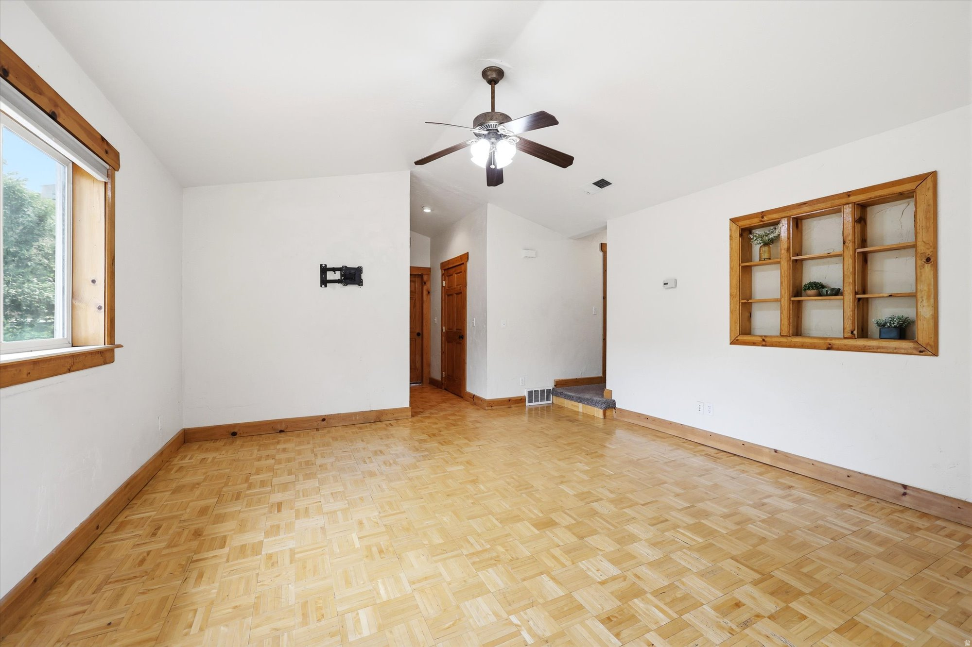 87 N LOAFER CANYON RD