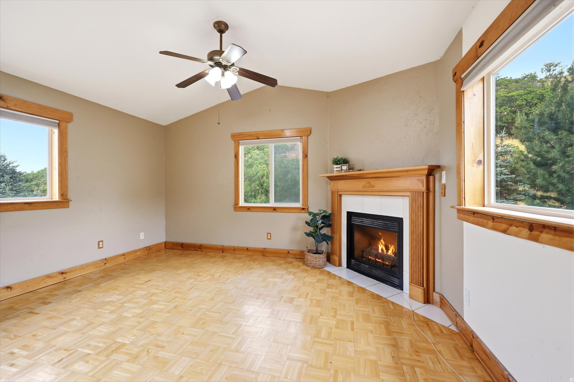 87 N LOAFER CANYON RD