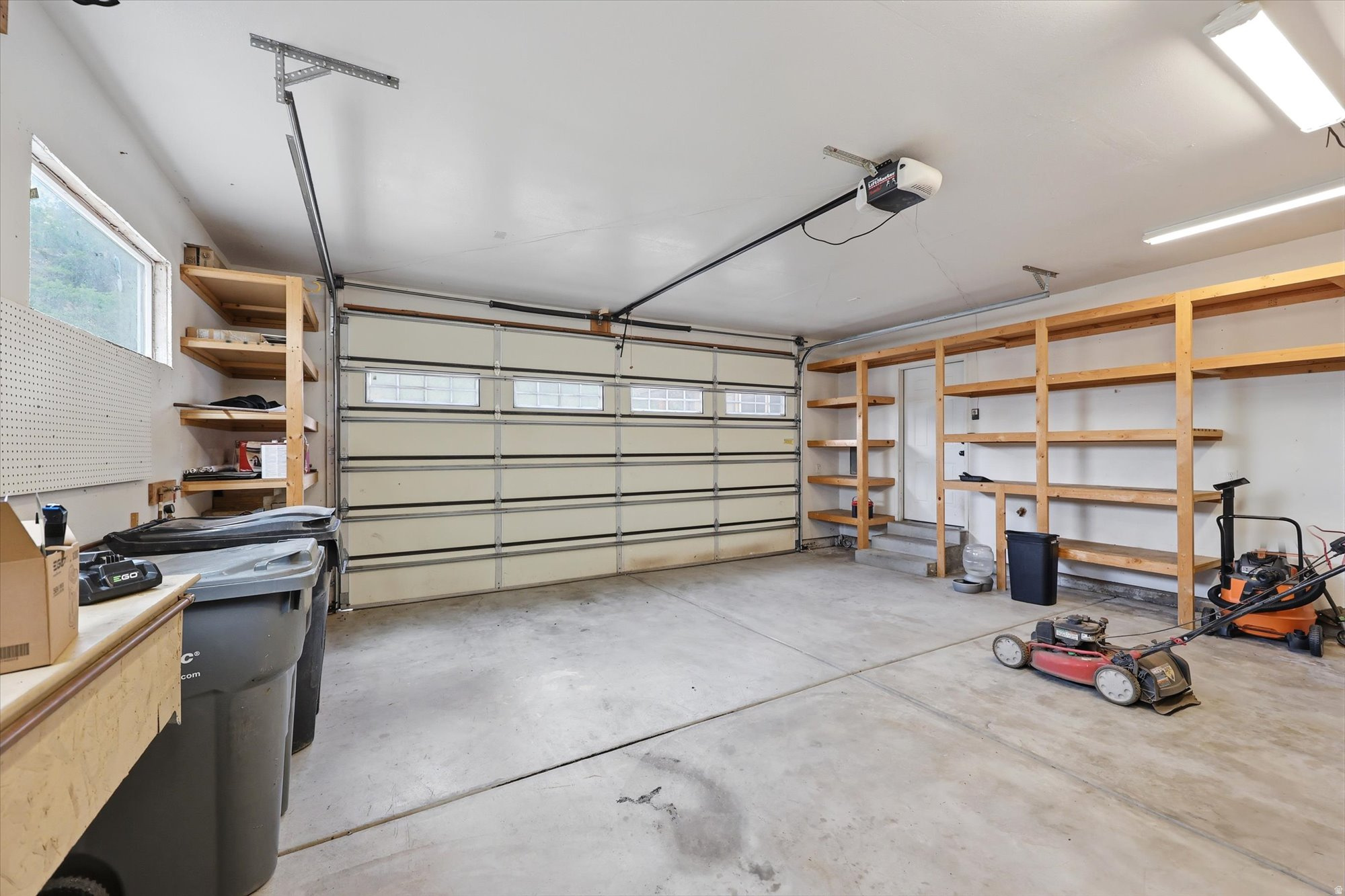 87 N LOAFER CANYON RD