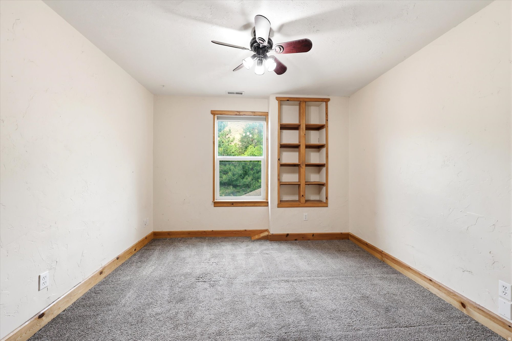 87 N LOAFER CANYON RD