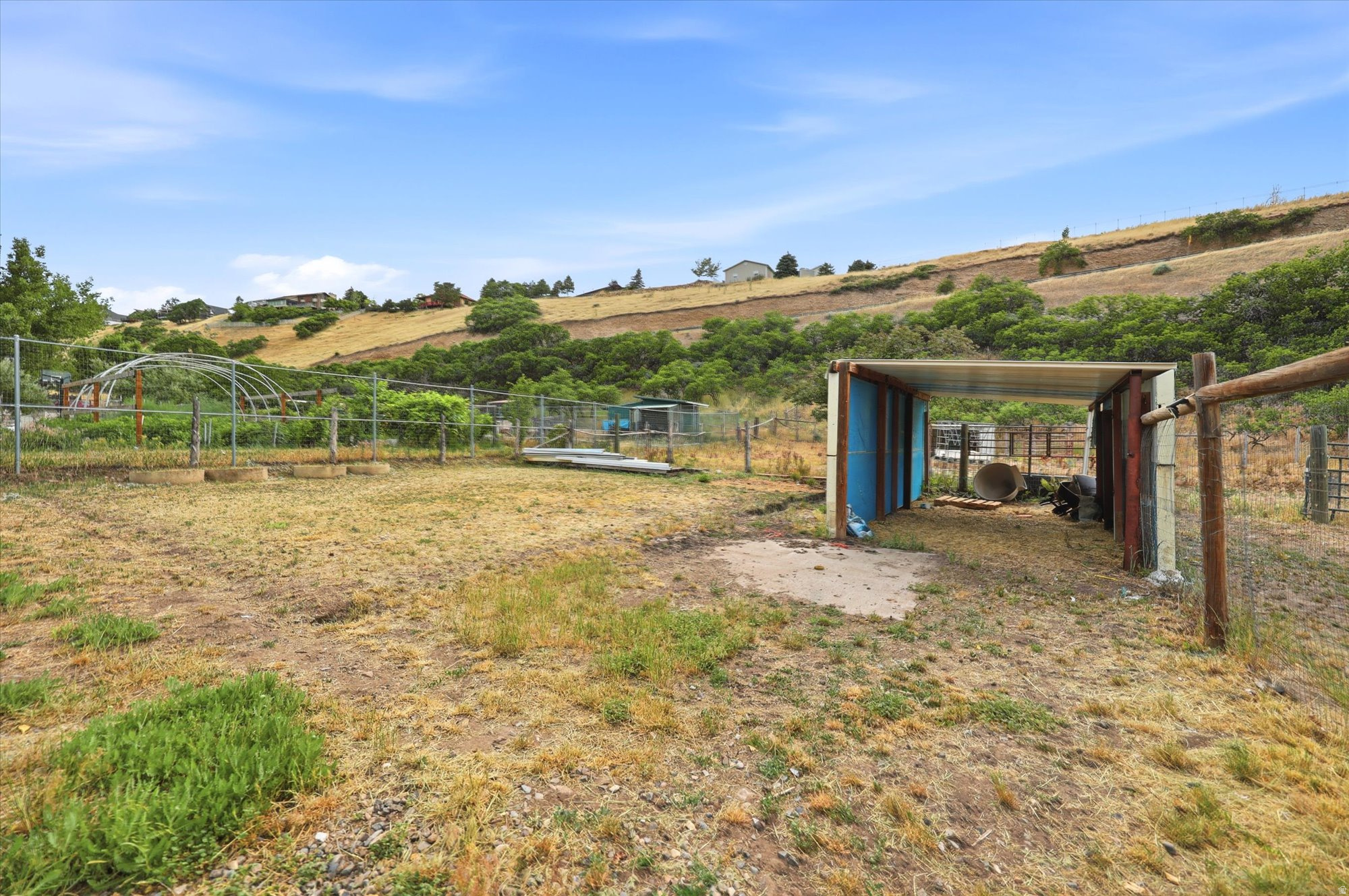87 N LOAFER CANYON RD