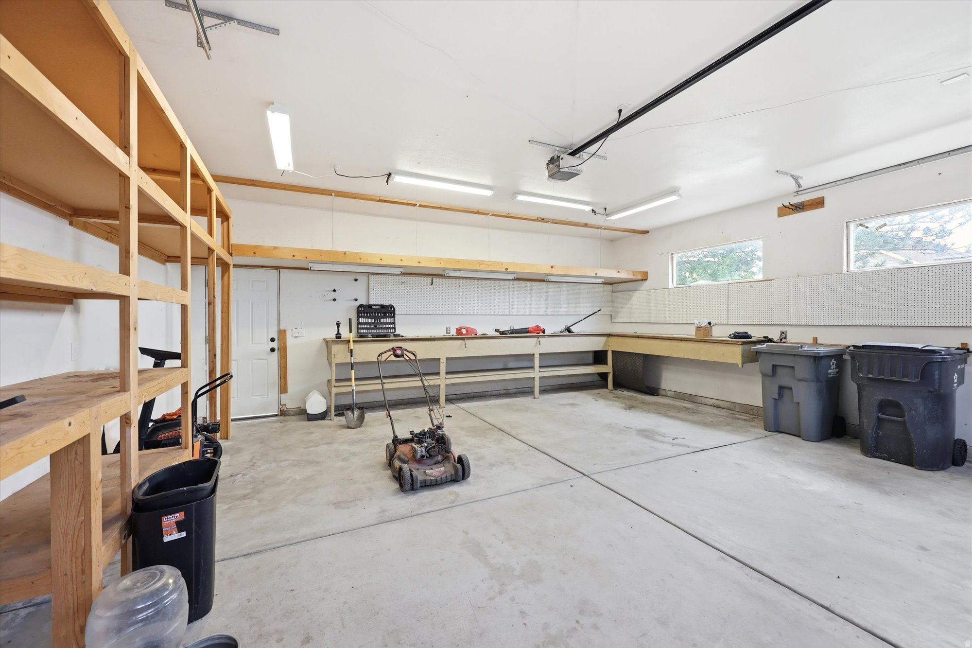 87 N LOAFER CANYON RD