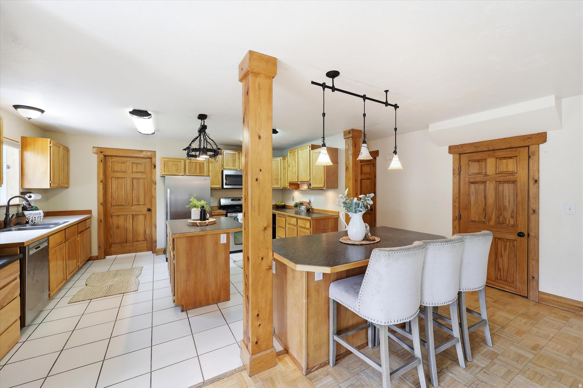87 N LOAFER CANYON RD