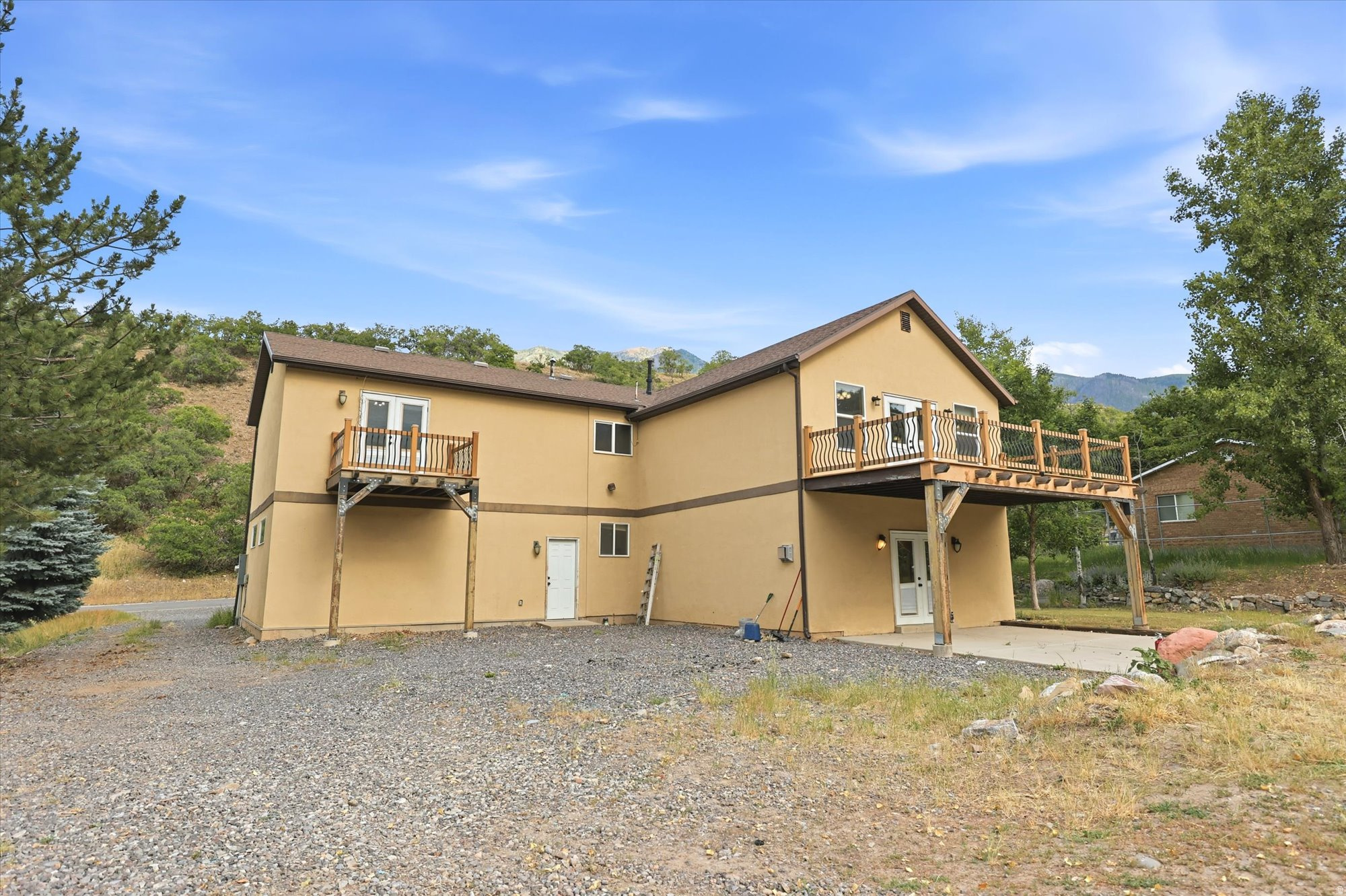 87 N LOAFER CANYON RD