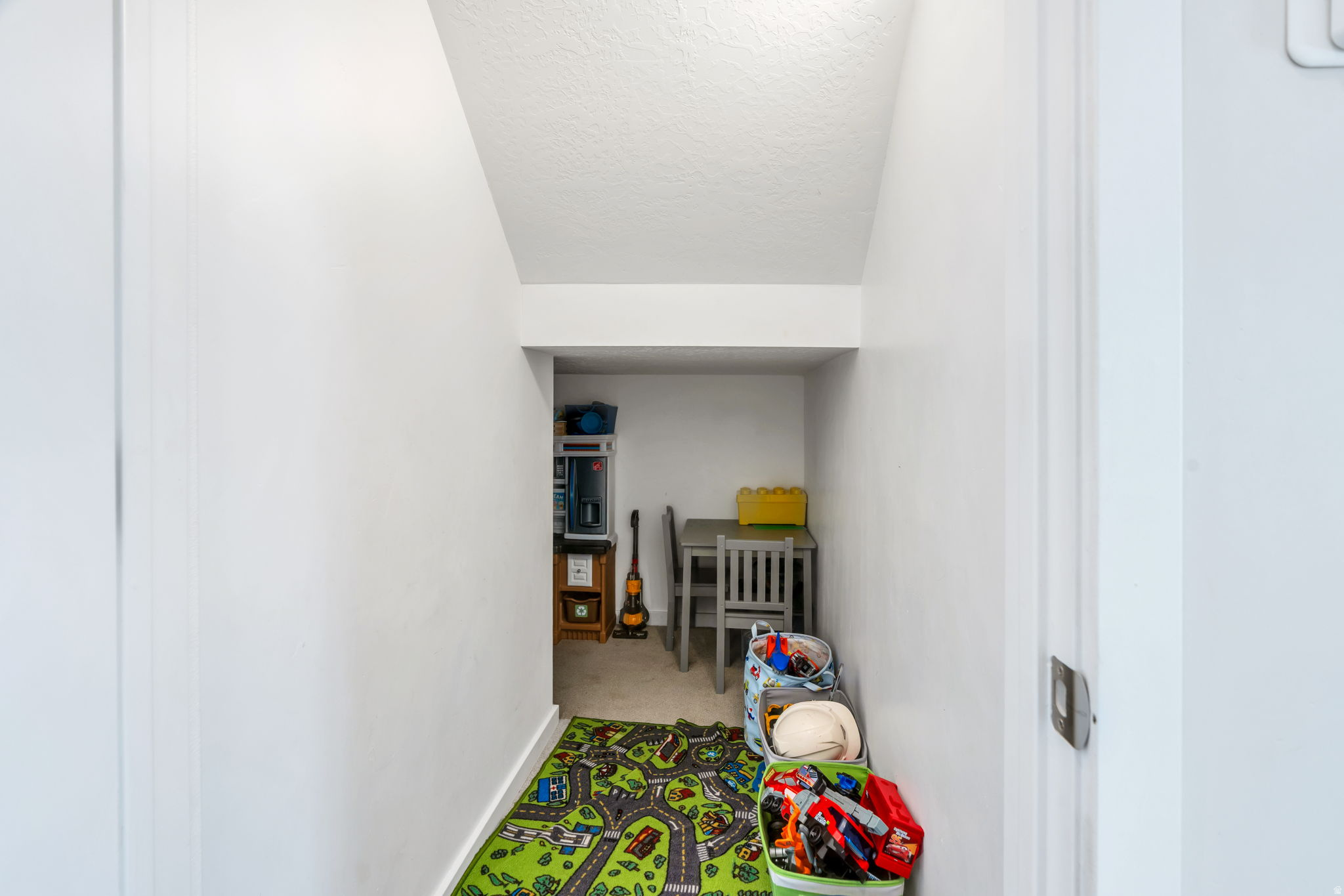 1173 W 1275 S