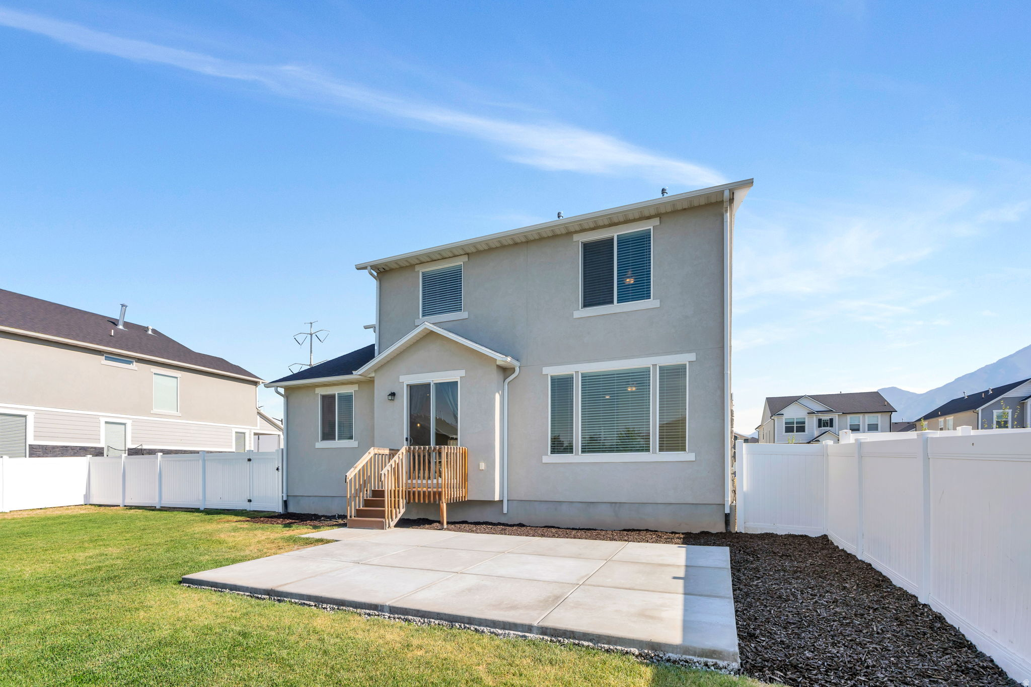 1173 W 1275 S