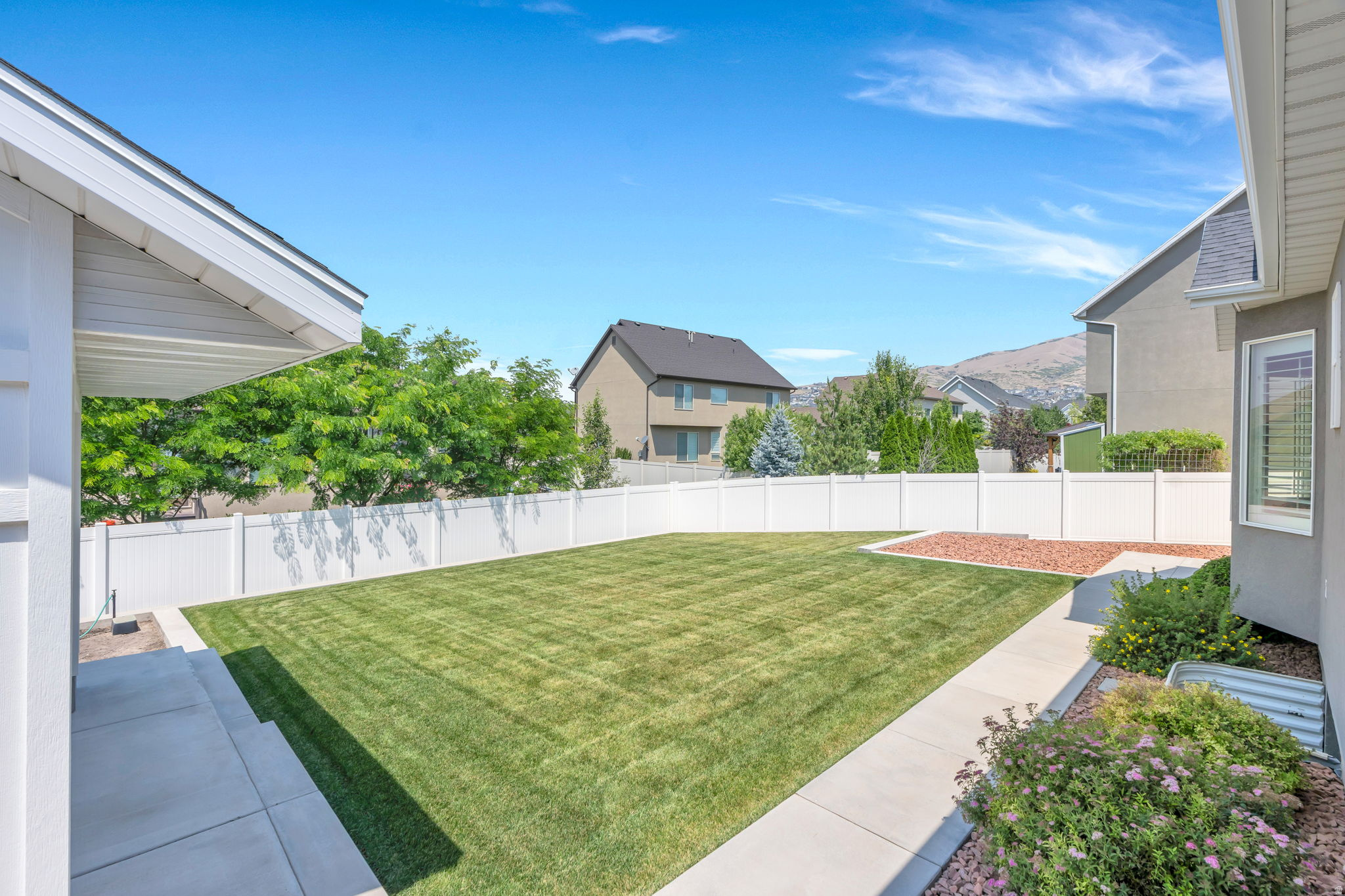3271 N 280 W