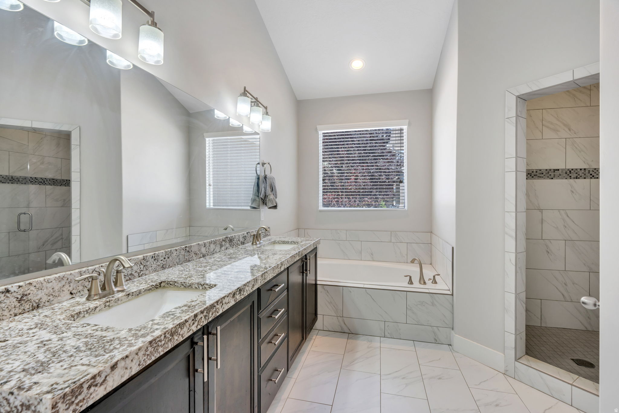 3271 N 280 W