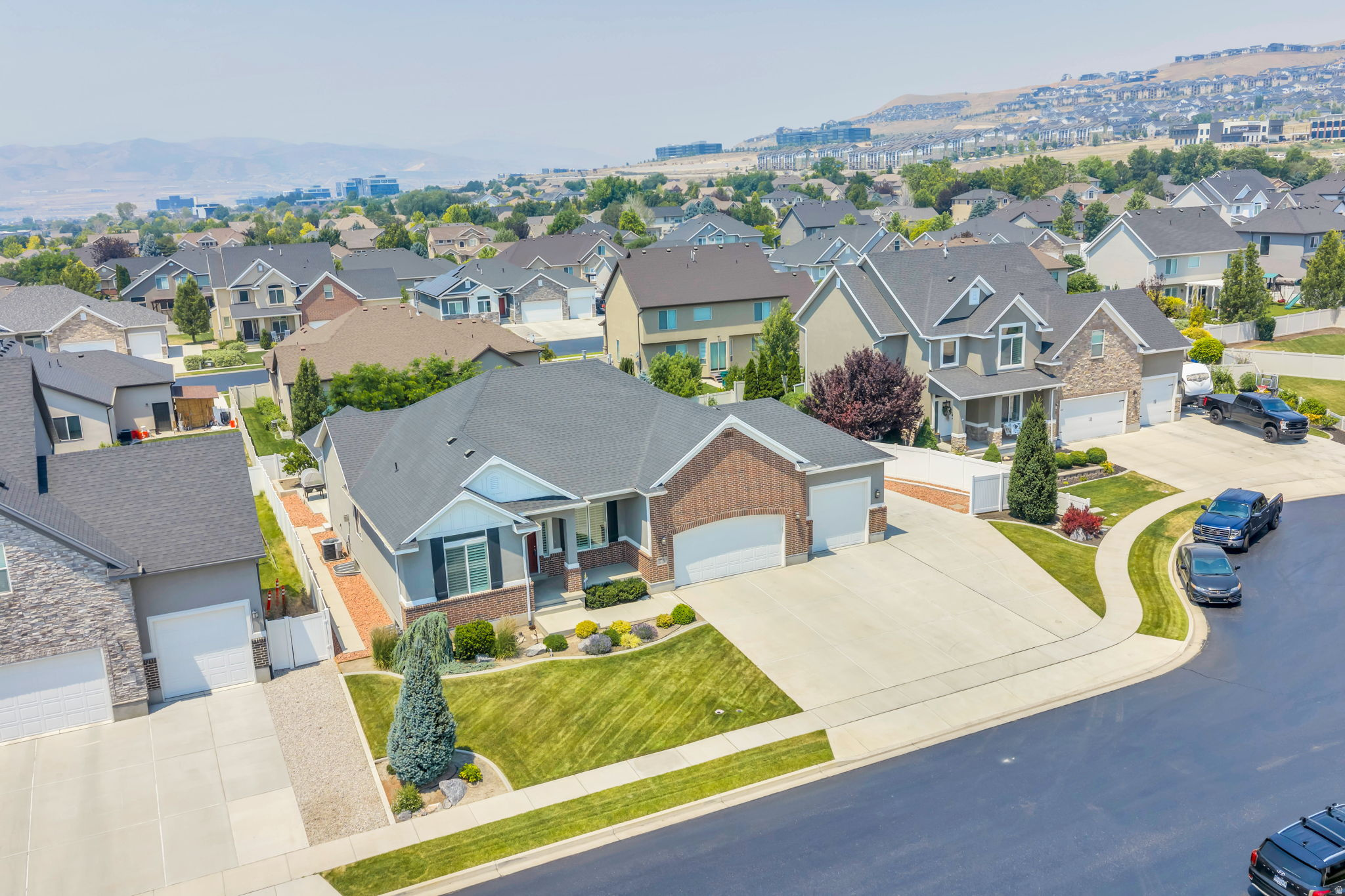 3271 N 280 W