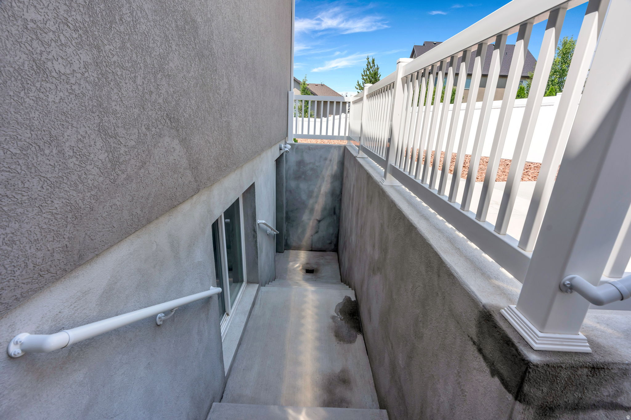 3271 N 280 W