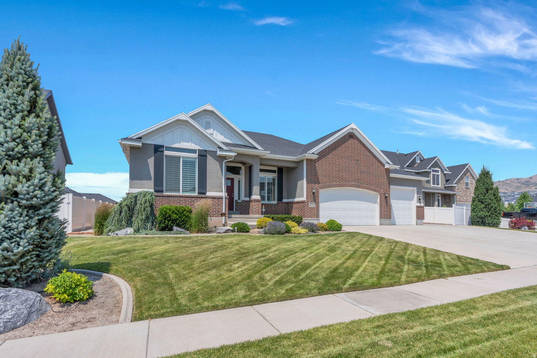 3271 N 280 W