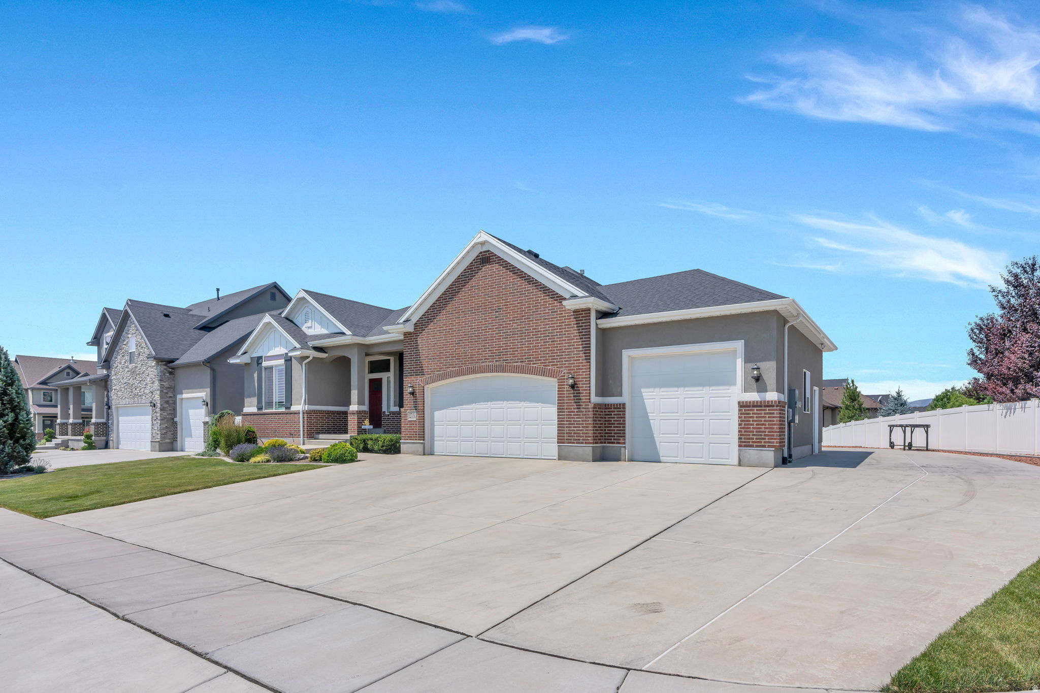 3271 N 280 W