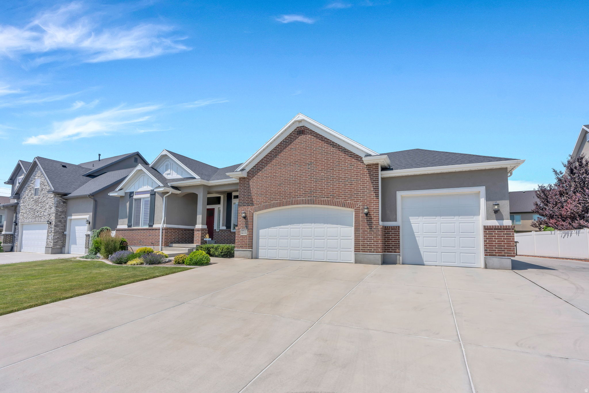 3271 N 280 W