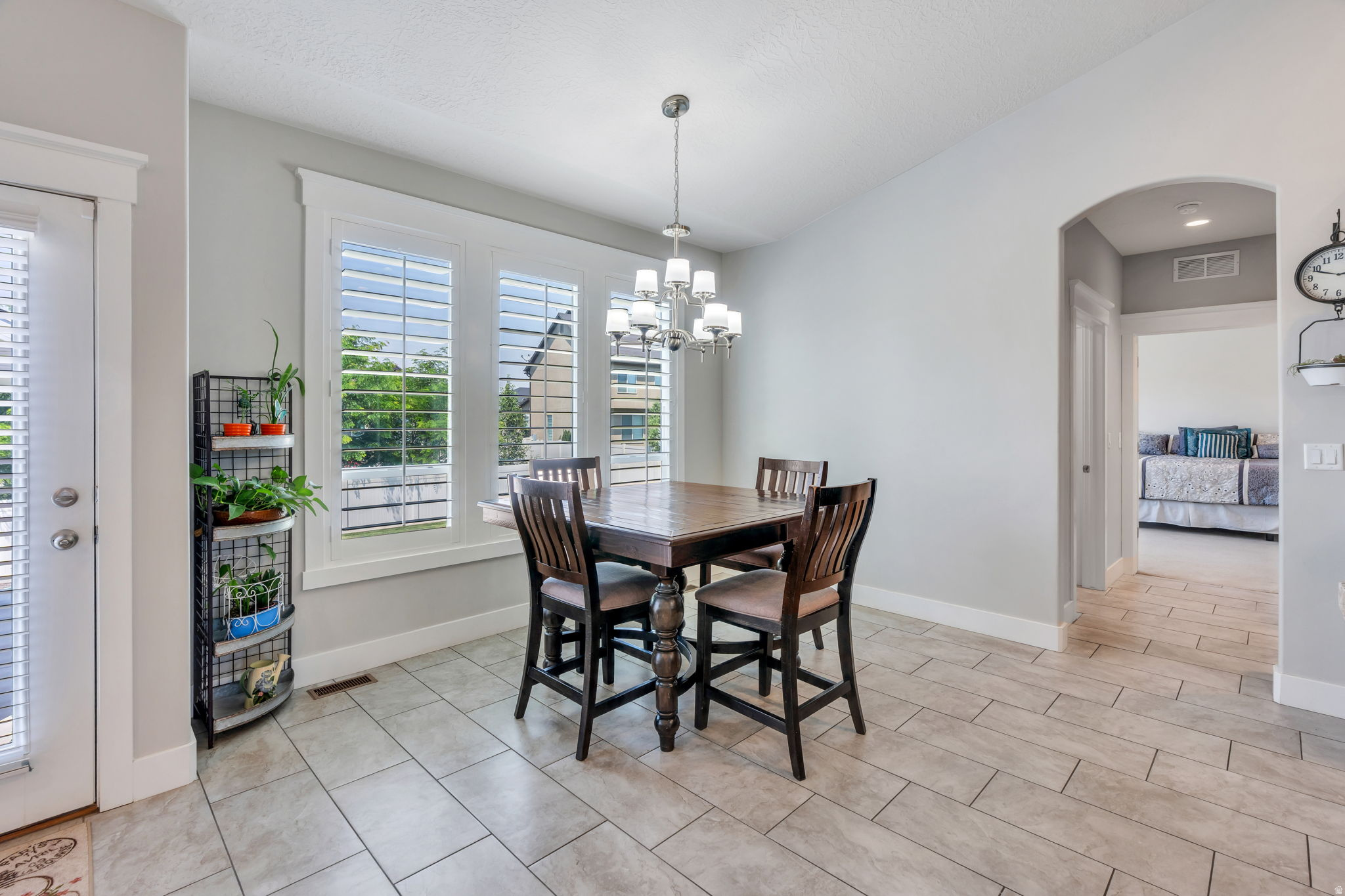 3271 N 280 W