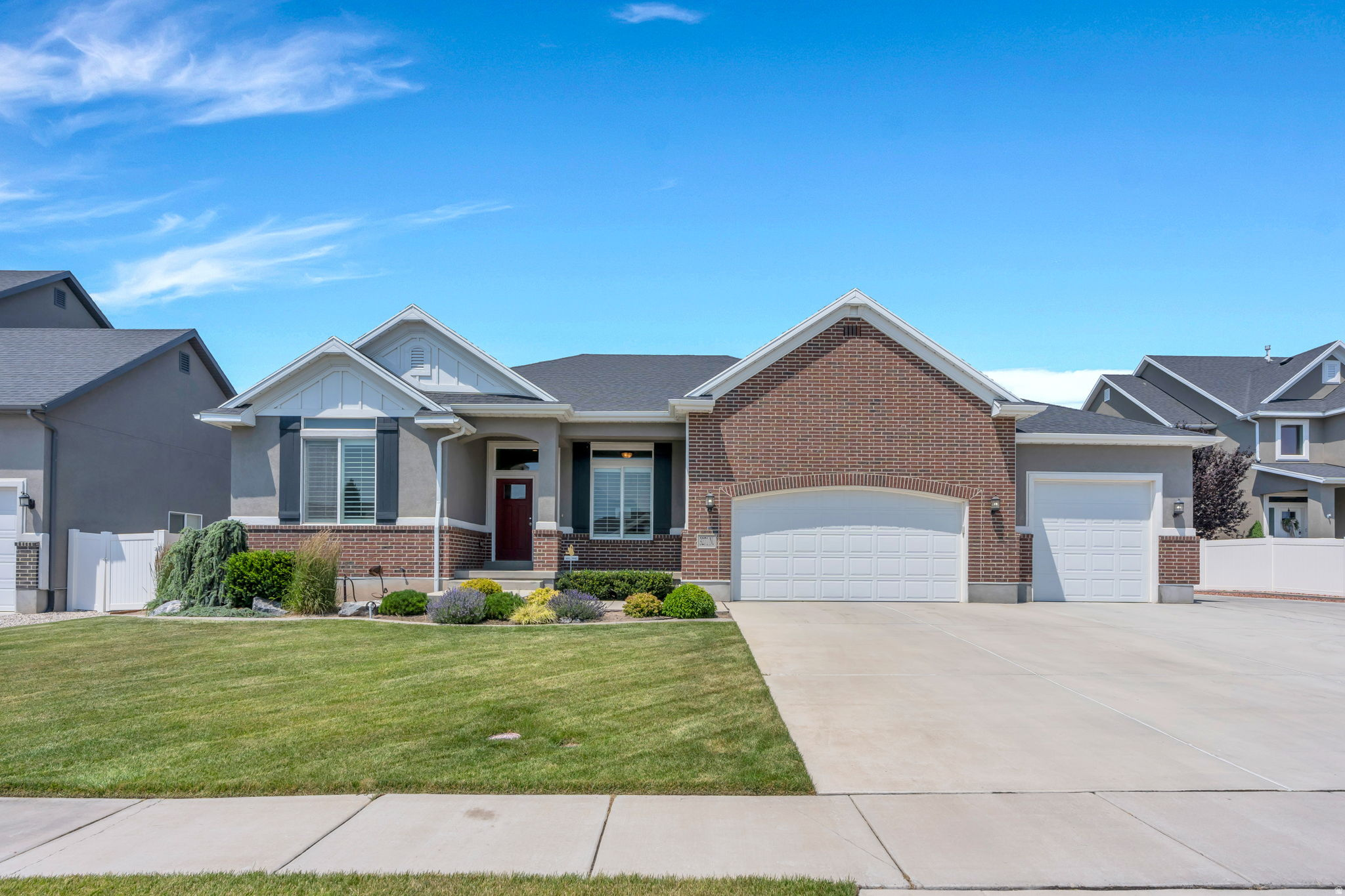 3271 N 280 W